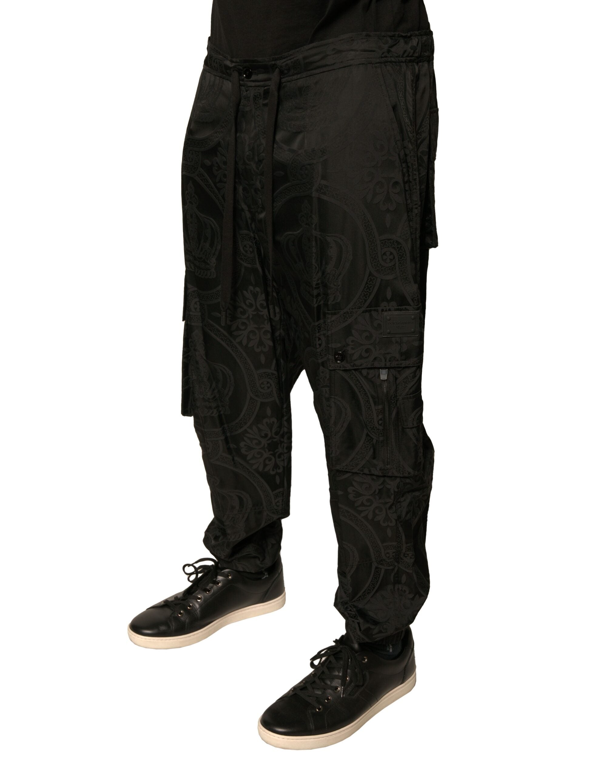 Pantalon de jogging noir Dolce & Gabbana avec logo en couronne en nylon, style décontracté et moderne.
