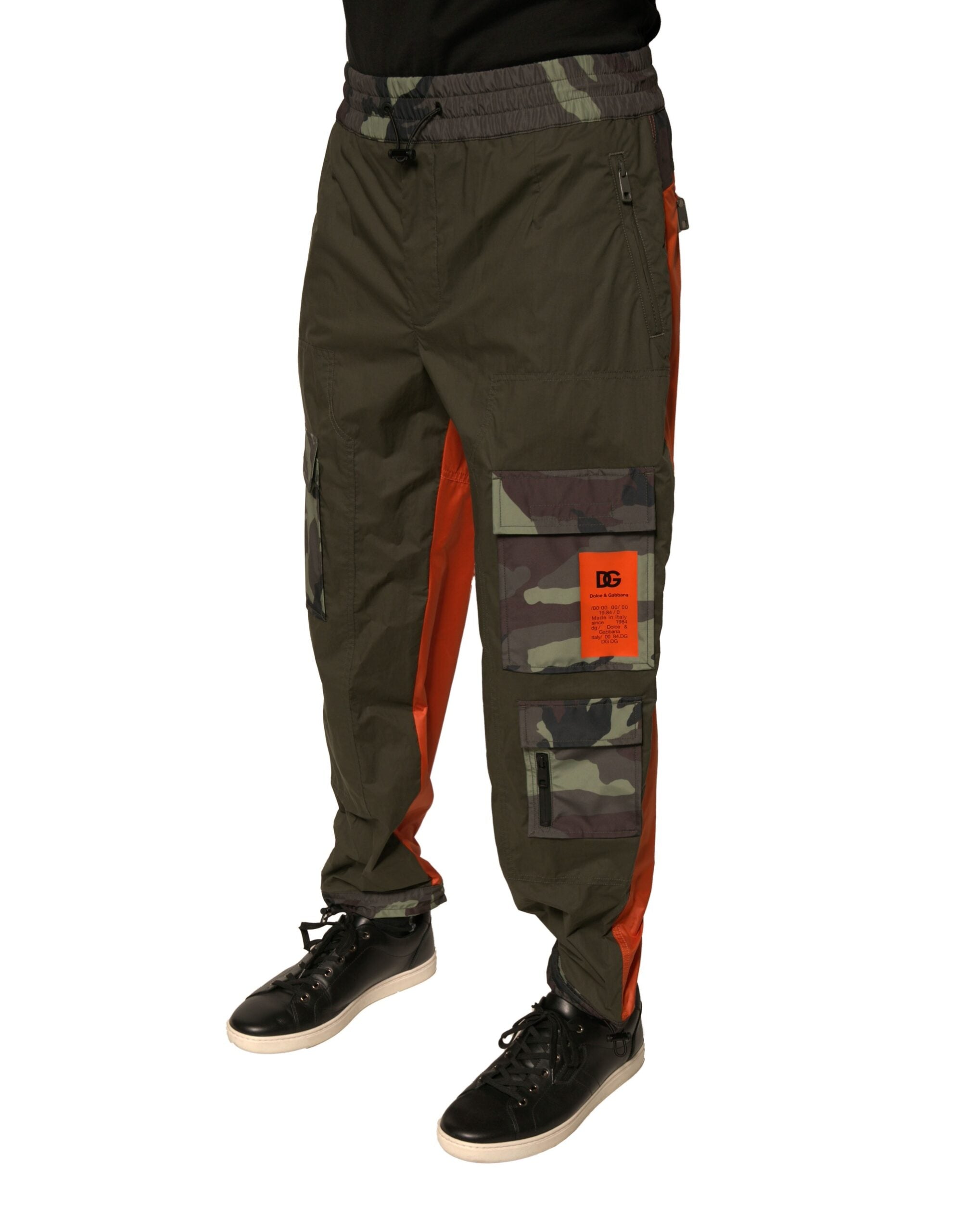 Pantalons cargo joggers Dolce & Gabbana multicolores à camouflage, style décontracté, en tissu léger avec poches latérales.