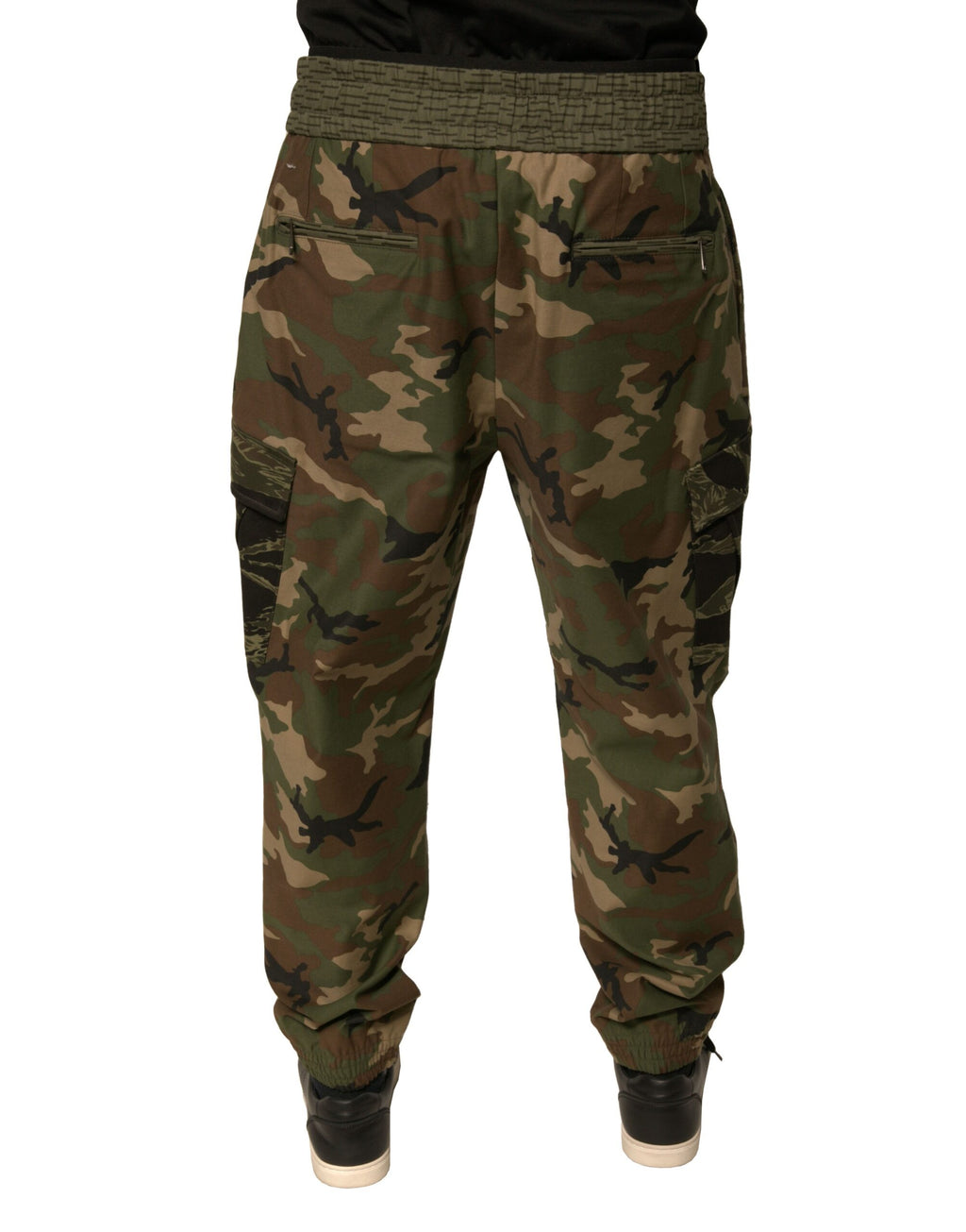 Pantalon de survêtement cargo camouflage multicolore Dolce & Gabbana avec poches et logo, décontracté et tendance.
