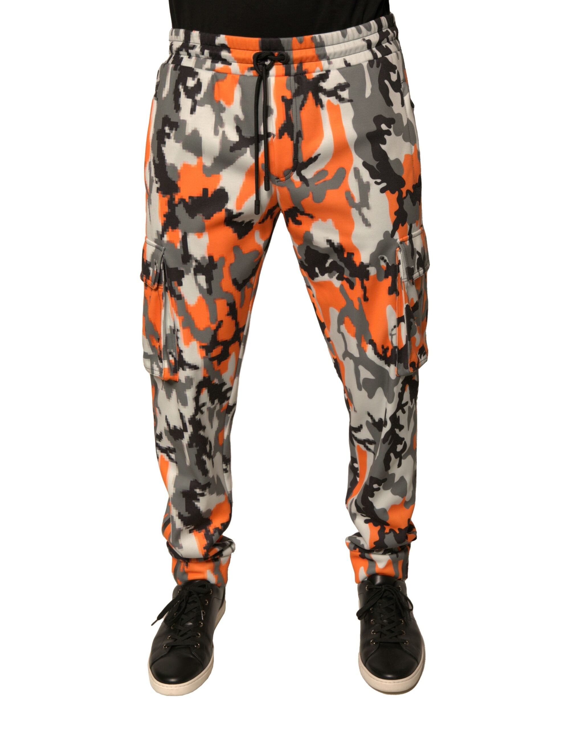 Pantalons cargo jogger Dolce & Gabbana multicolores avec motif camouflage, style décontracté et détails modernes.