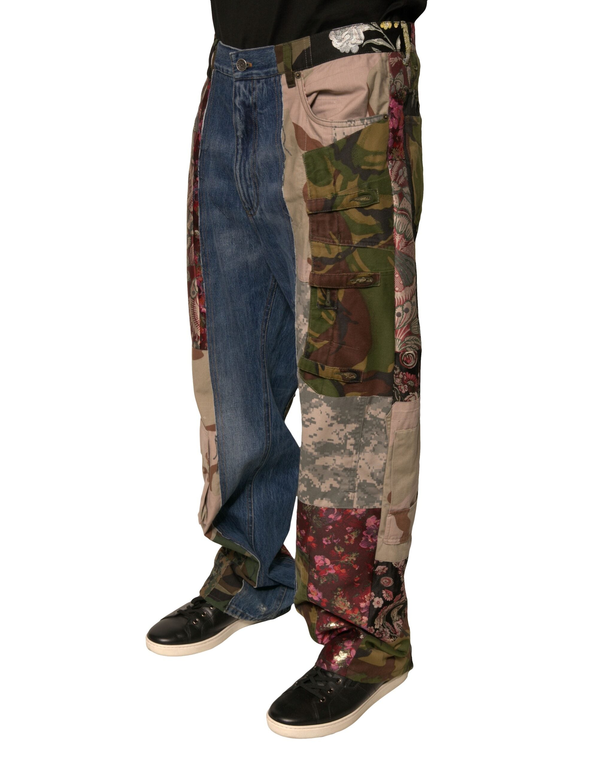 Jeans droits en denim en patchwork coton bleu de Dolce & Gabbana, style tendance et confortable, visible en détail.