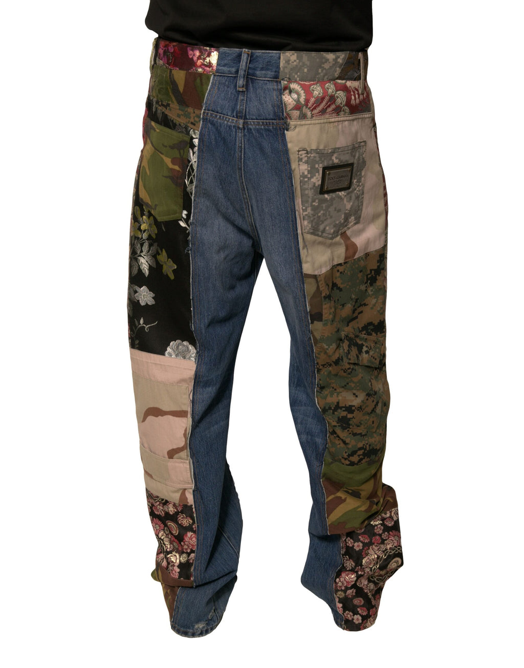 Jeans en denim droit Dolce & Gabbana à patchwork en coton bleu, style décontracté et tendance, visible en gros plan.