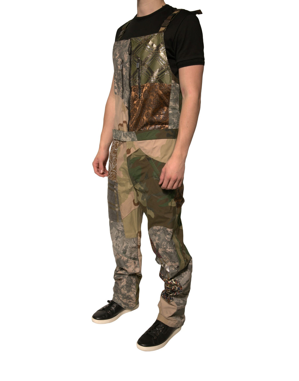Pantalon Dolce & Gabbana à patchwork multicolore avec motif camouflage, style pantalon overall pour femme.