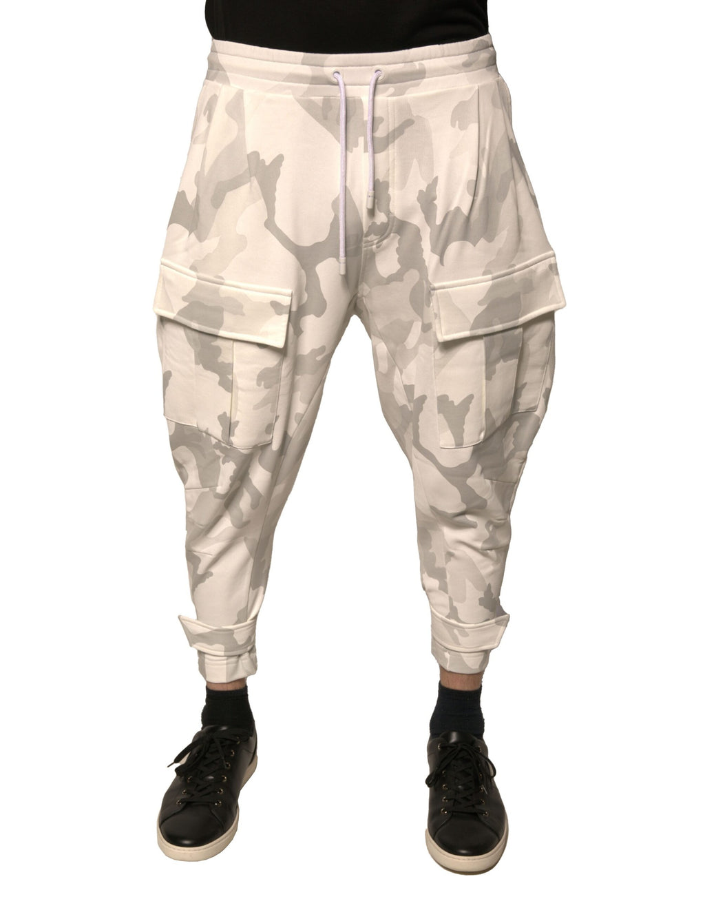 Pantalons cargo jogger camouflage blanc de Dolce & Gabbana, style décontracté, avec poches et taille élastique.