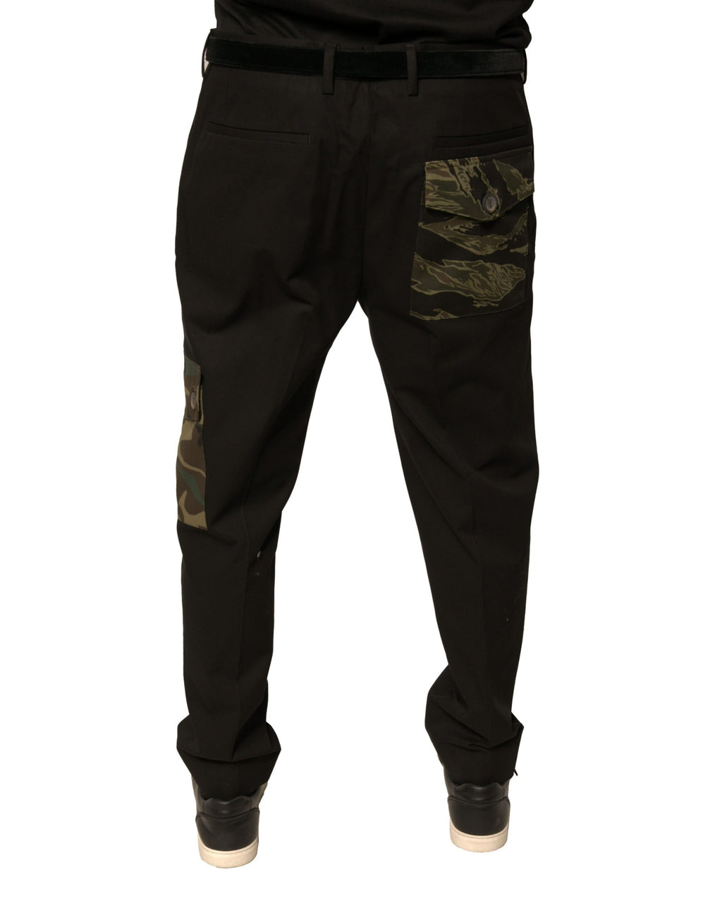 Pantalons cargo décontractés pour homme Dolce & Gabbana en coton noir, style casual et moderne.