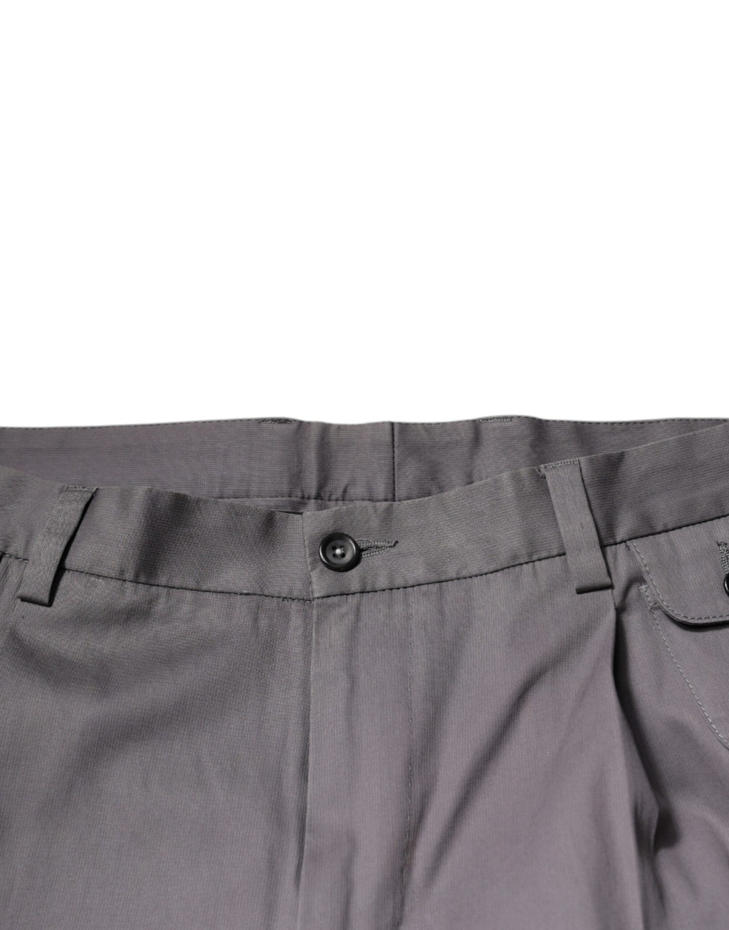 Pantalon de costume gris foncé Dolce & Gabbana à taille moyenne pour femme, vue de face.