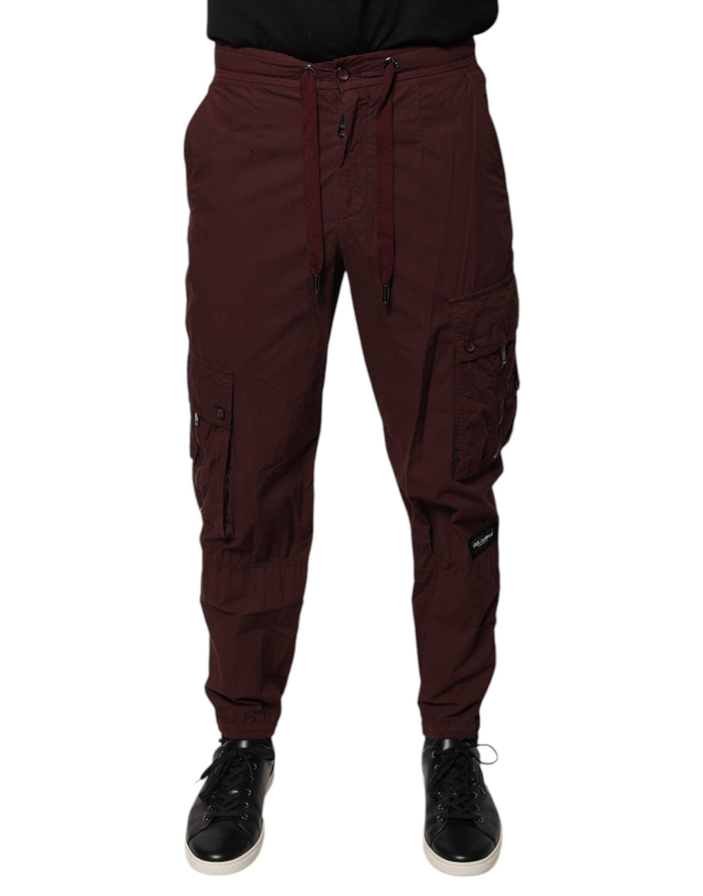 Pantalon cargo jogger Dolce & Gabbana en coton bordeaux avec poches sur le côté, style décontracté et confortable.