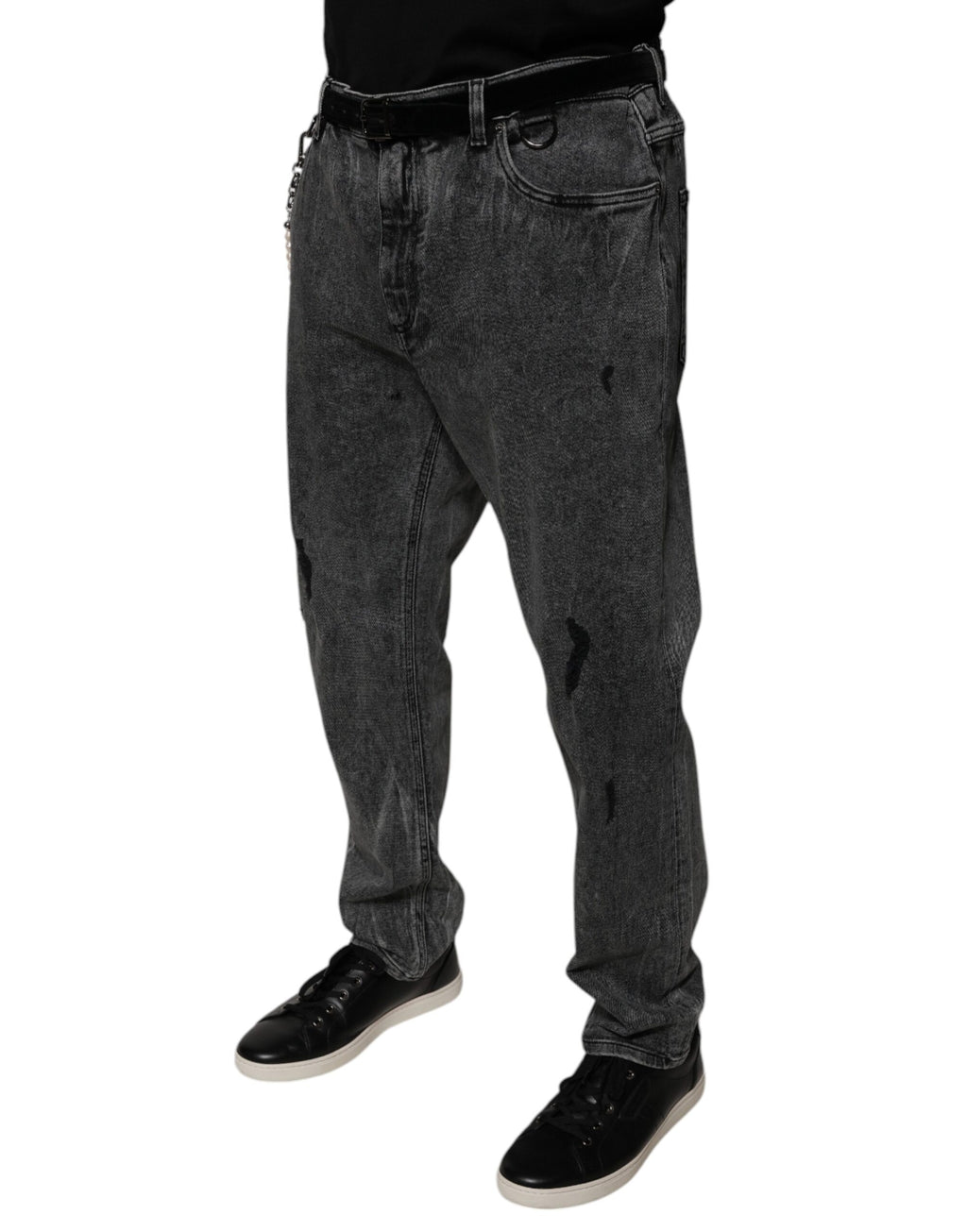 Jeans slim en denim coton gris foncé de Dolce & Gabbana, coupe ajustée et détails modernes visibles sur l'image.