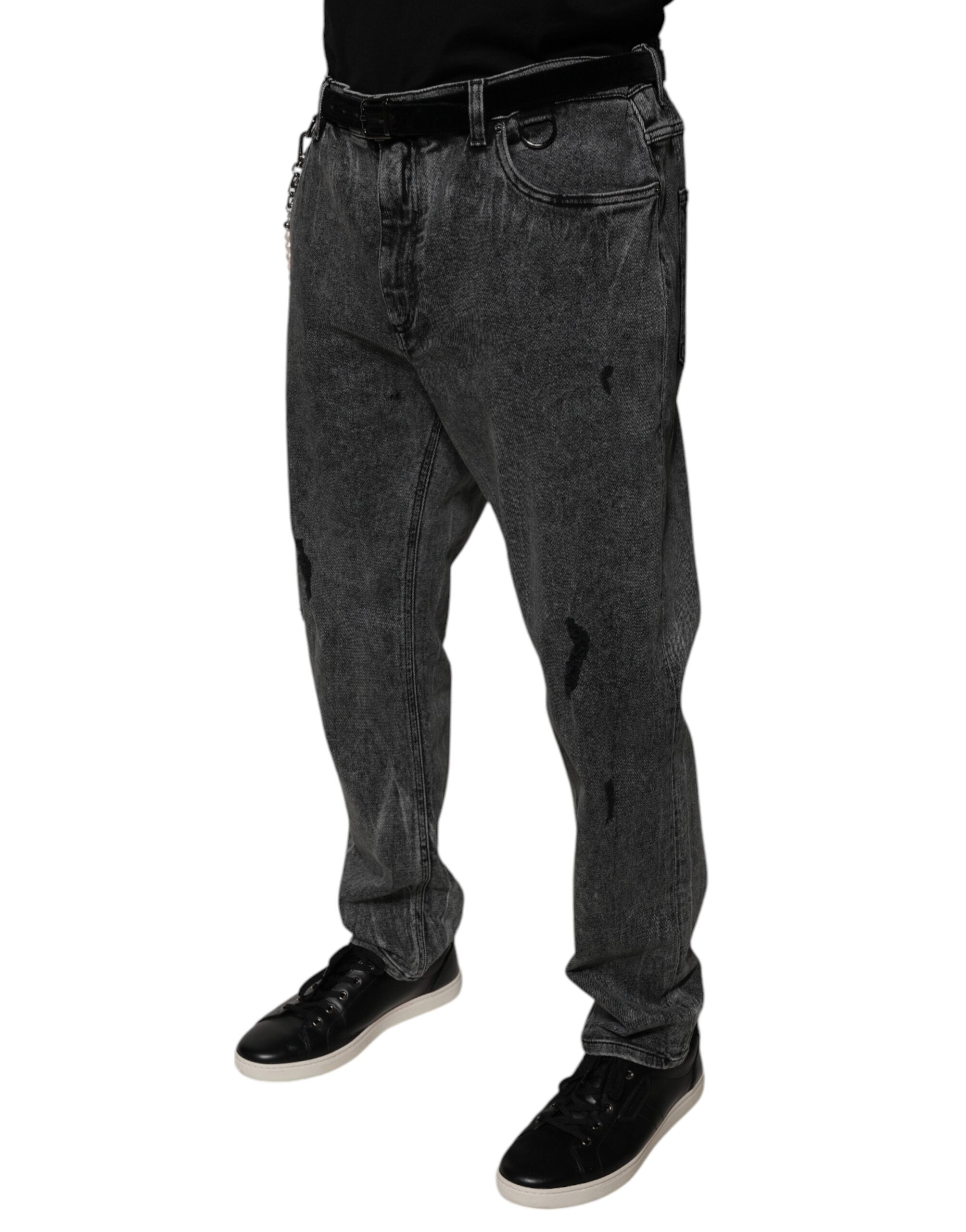 Jeans slim en denim coton gris foncé de Dolce & Gabbana, coupe ajustée et détails modernes visibles sur l'image.