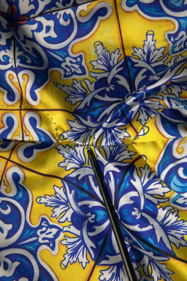 Pantalons skinny en soie multicolore Dolce & Gabbana Majolica, motif coloré et élégant, vue rapprochée du tissu et du design.