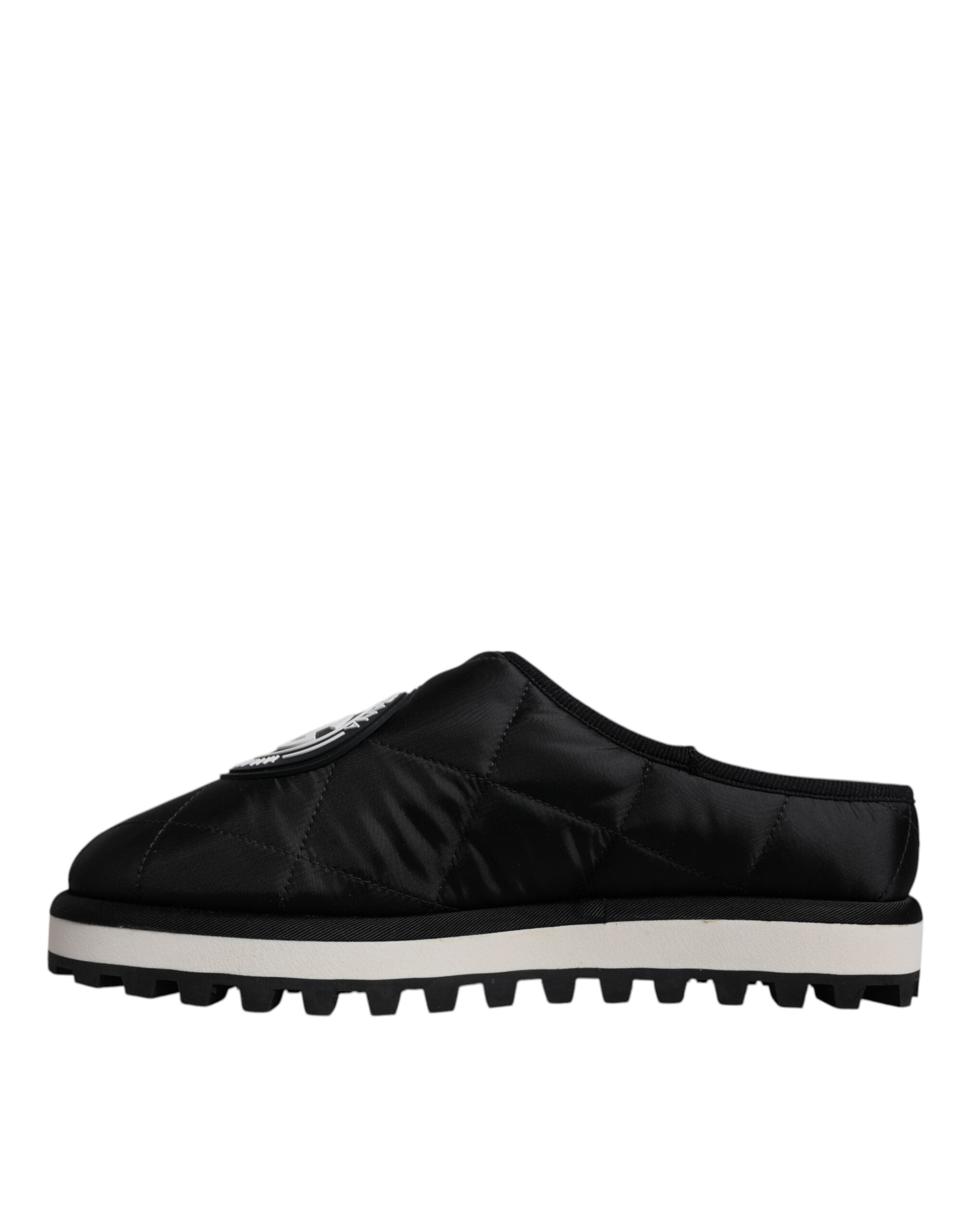Sandales Dolce & Gabbana en nylon noir rembourré avec logo patch, parfait pour un style décontracté et élégant.