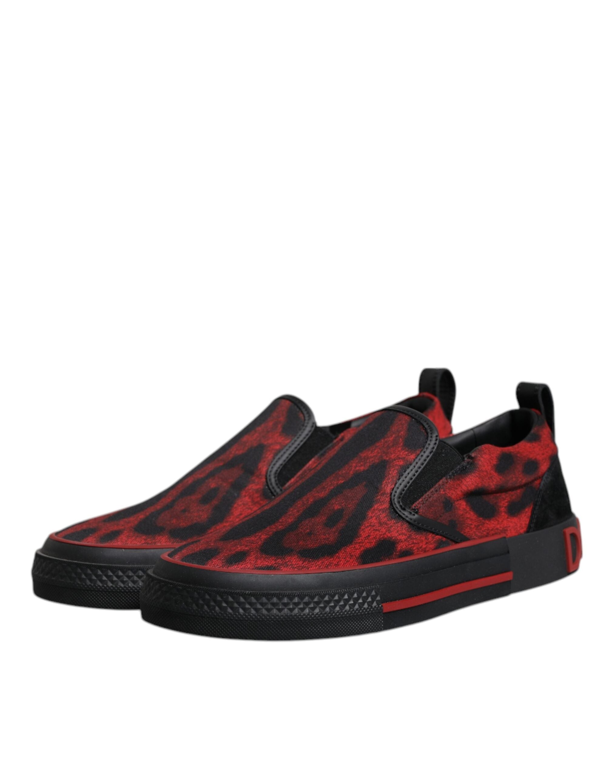 Chaussures sneakers basses pour homme Dolce & Gabbana, tissu coton rouge et noir à motif léopard, style décontracté.
