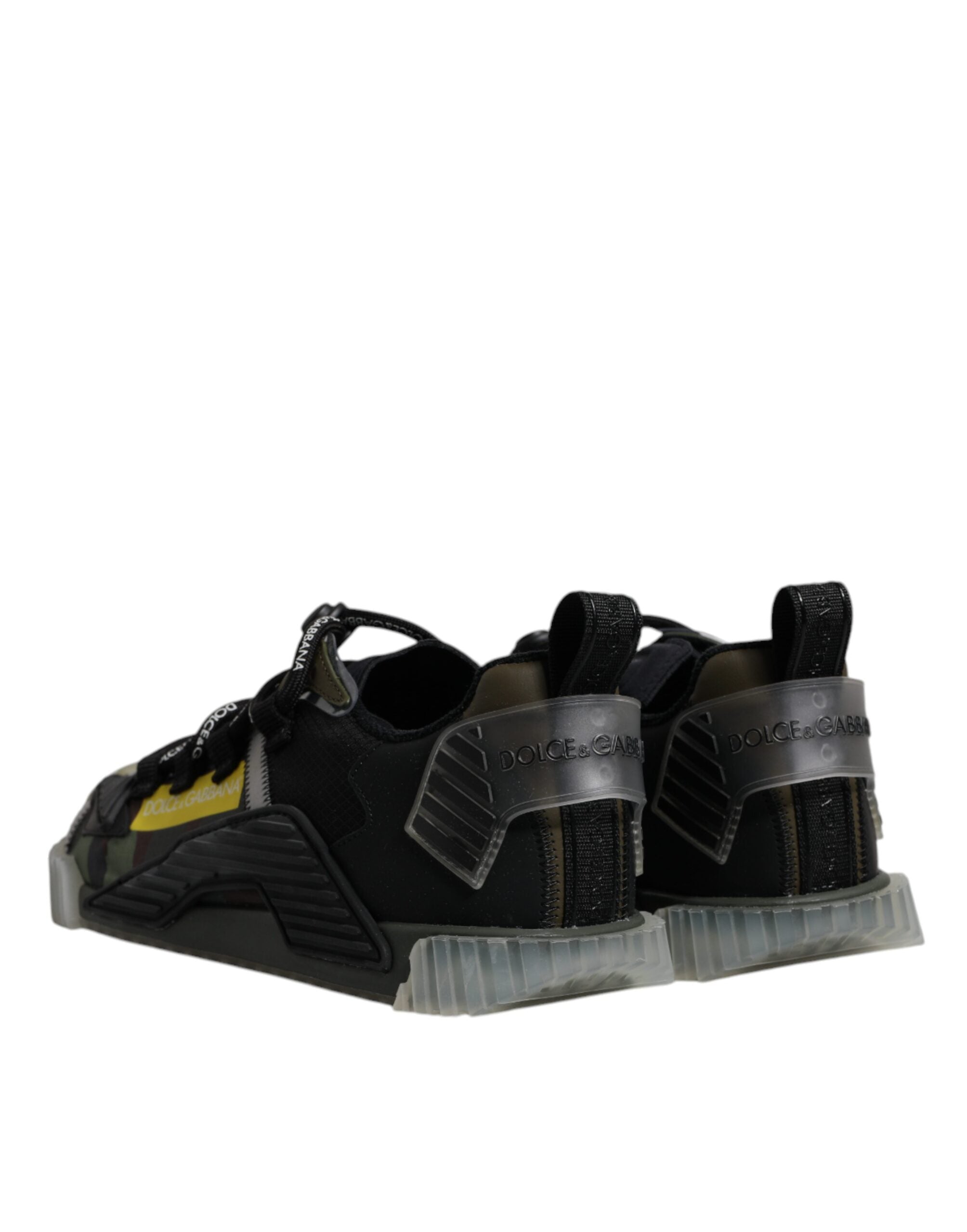 Sneakers basses Dolce & Gabbana noir et vert avec motif camouflage vert et noir, semelle blanche, vue de face.