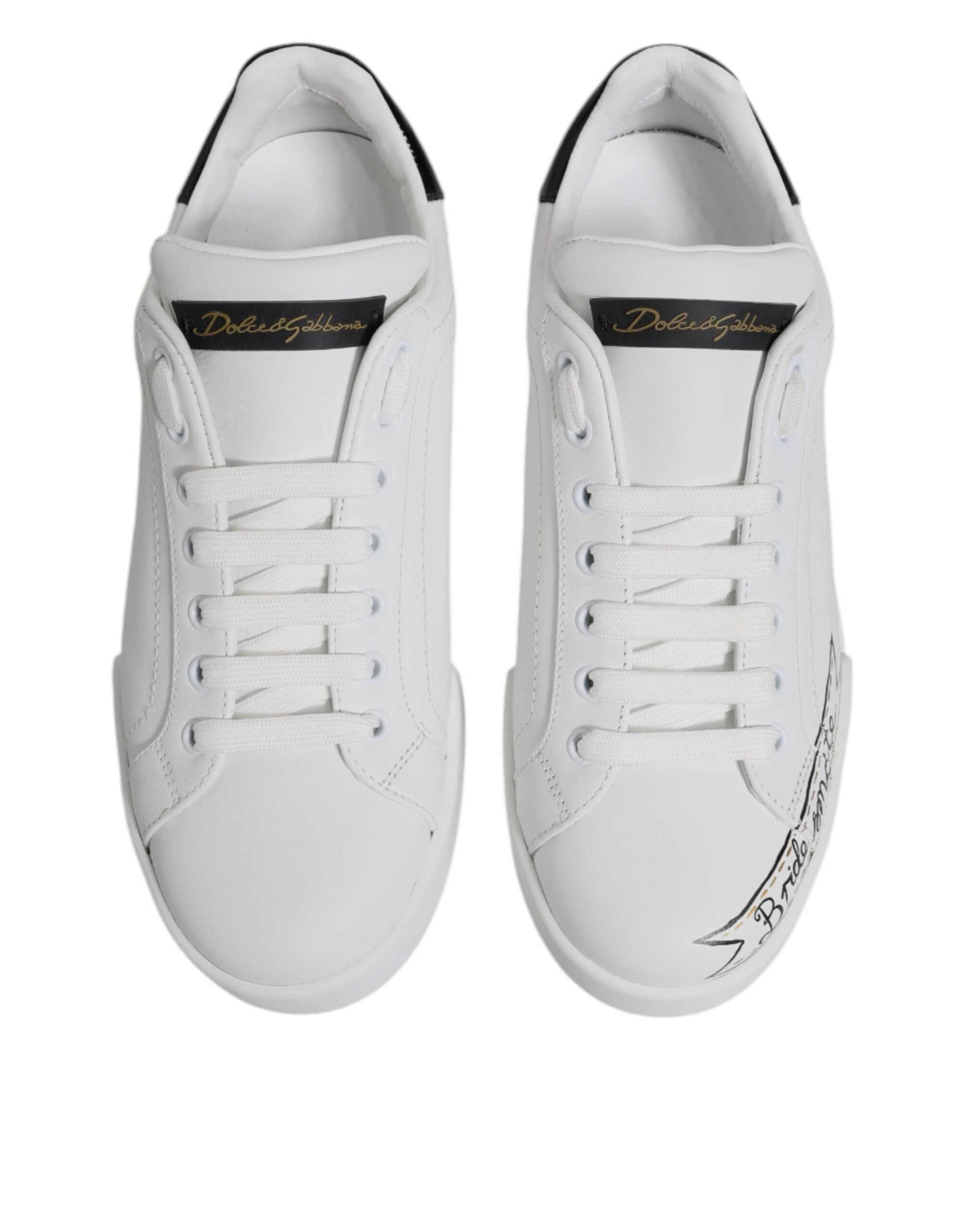 Chaussures sneakers basses en cuir blanc Dolce & Gabbana avec lacets, vue de face.