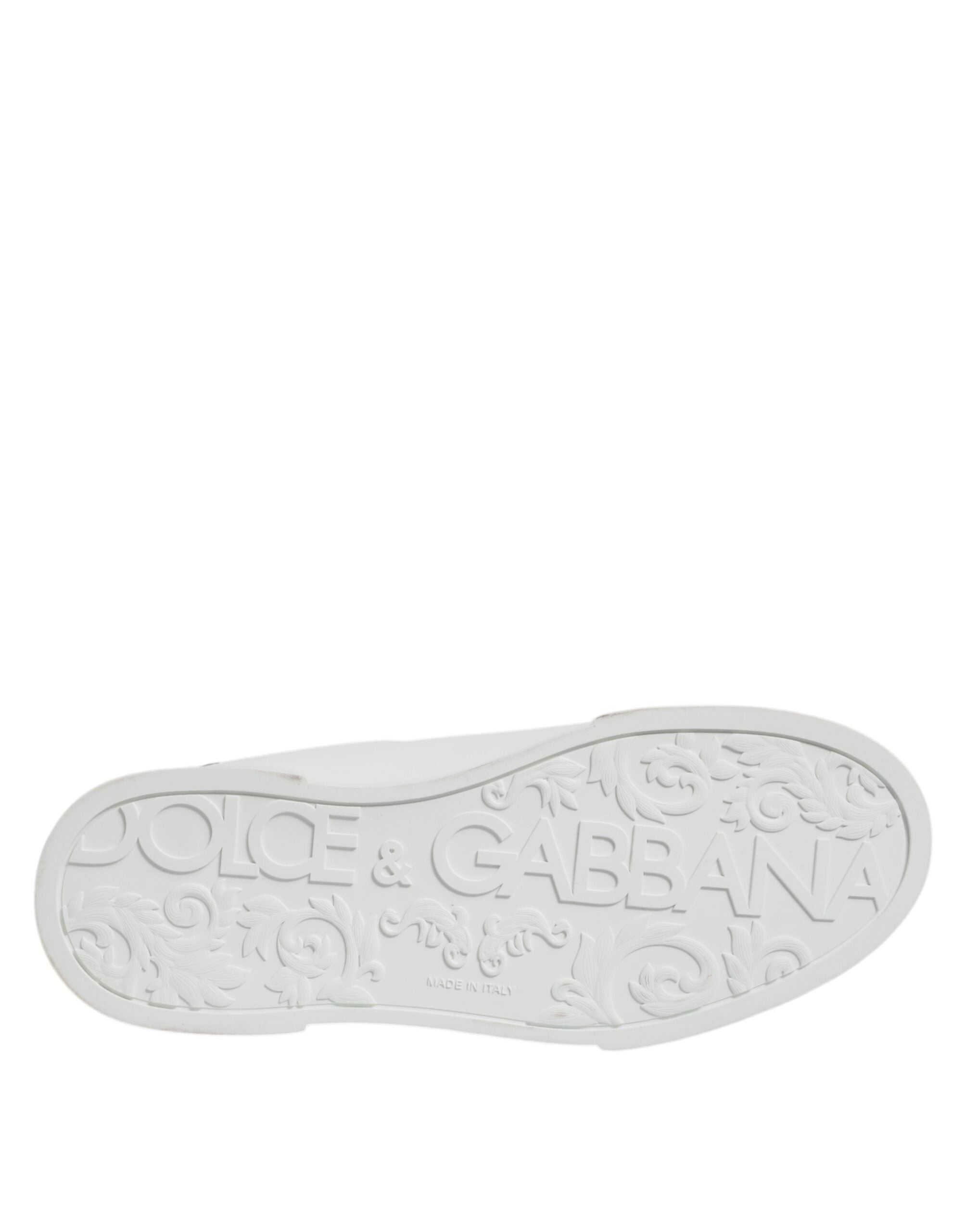 Chaussures sneakers basses en cuir blanc Dolce & Gabbana avec lacets, vue de face sur une paire élégante pour homme ou femme.