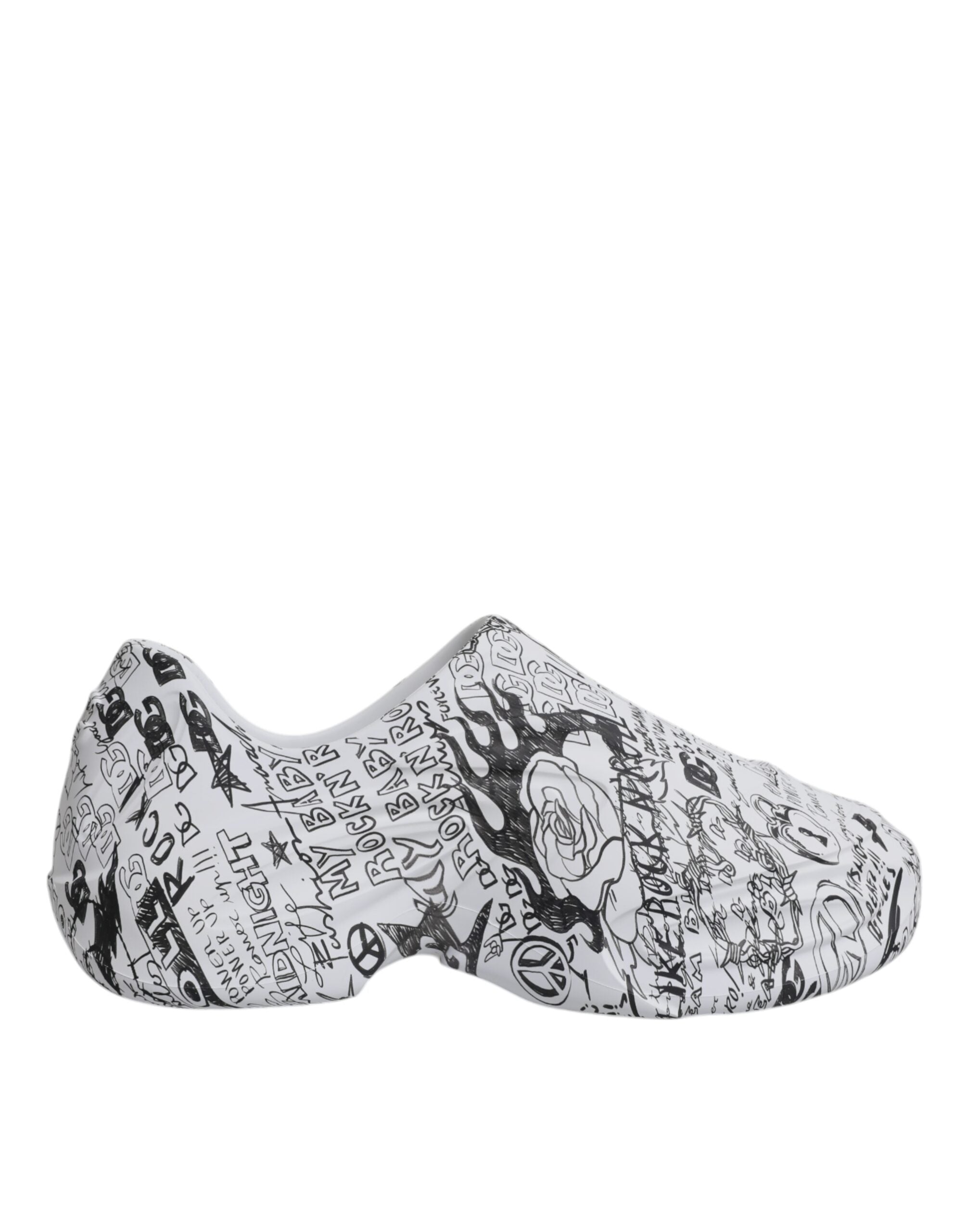 Chaussures Dolce & Gabbana Daymaster blanches et noires avec graffiti, sneakers modernes et stylées.
