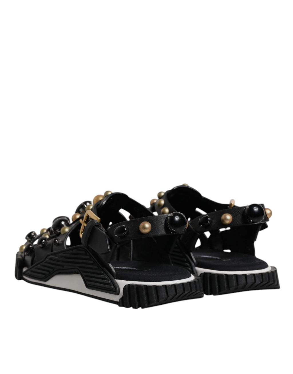 Sandales Dolce & Gabbana en cuir noir avec studs, style élégant et moderne pour femmes.