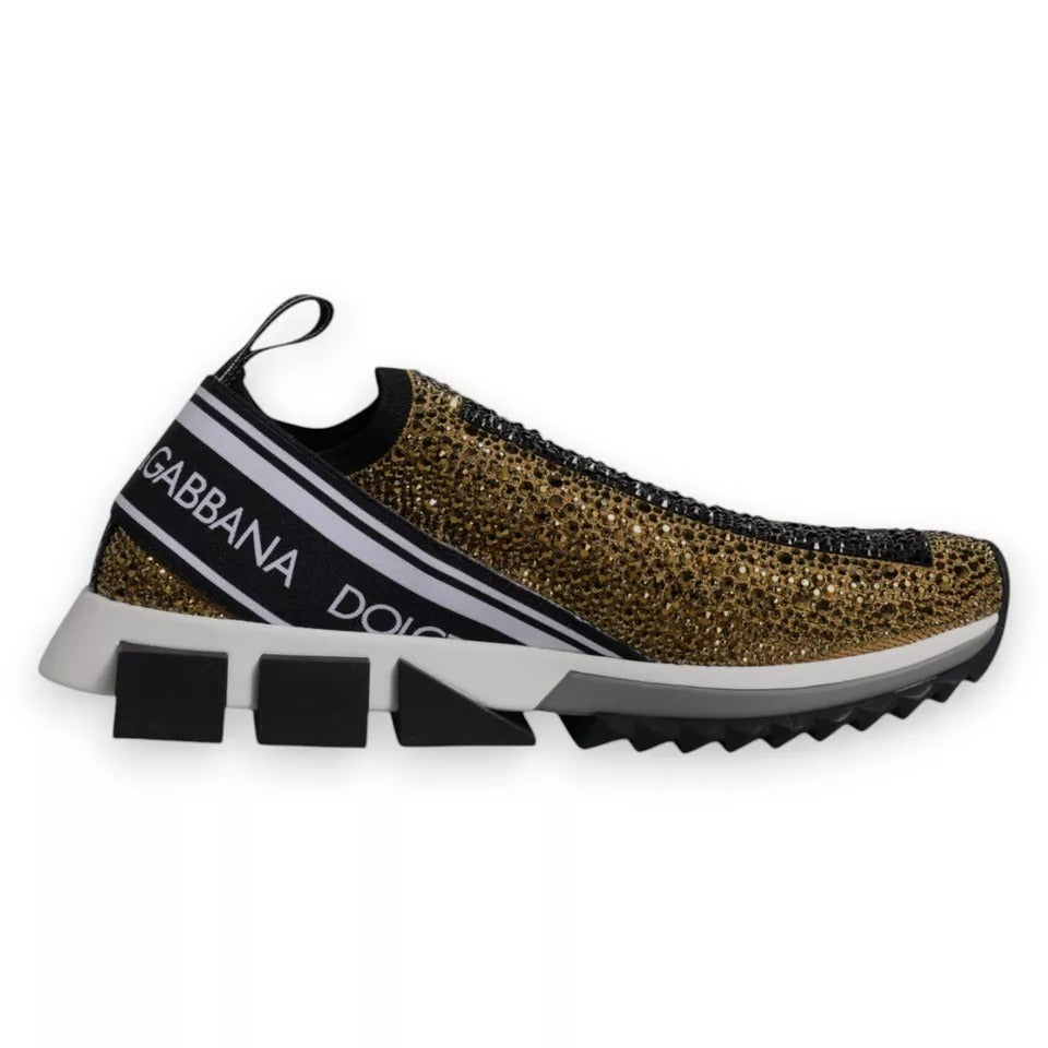 Chaussures sneakers Sorrento dorées de Dolce & Gabbana avec strass en rhinestones, détail élégant et tendance.