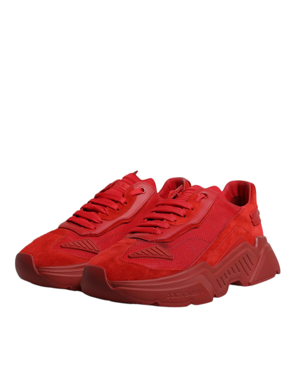 Chaussures sneakers basses en cuir rouge Dolce & Gabbana Daymaster, vue de face, détails de la conception et logo de la marque.