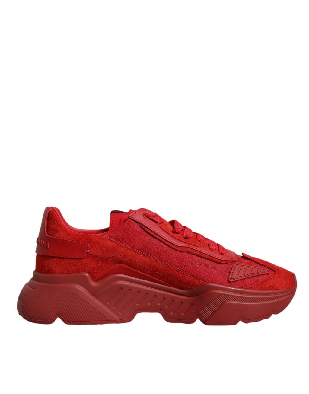 Chaussures sneakers basses en cuir rouge Dolce & Gabbana Daymaster, vue de face, détails de la conception et de la semelle.