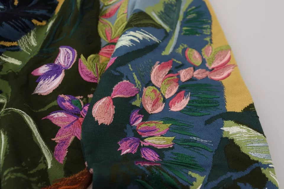 Pull Dolce & Gabbana Jungle en laine et soie avec logo, pull-over élégant avec motif jungle, porté sur mannequin.
