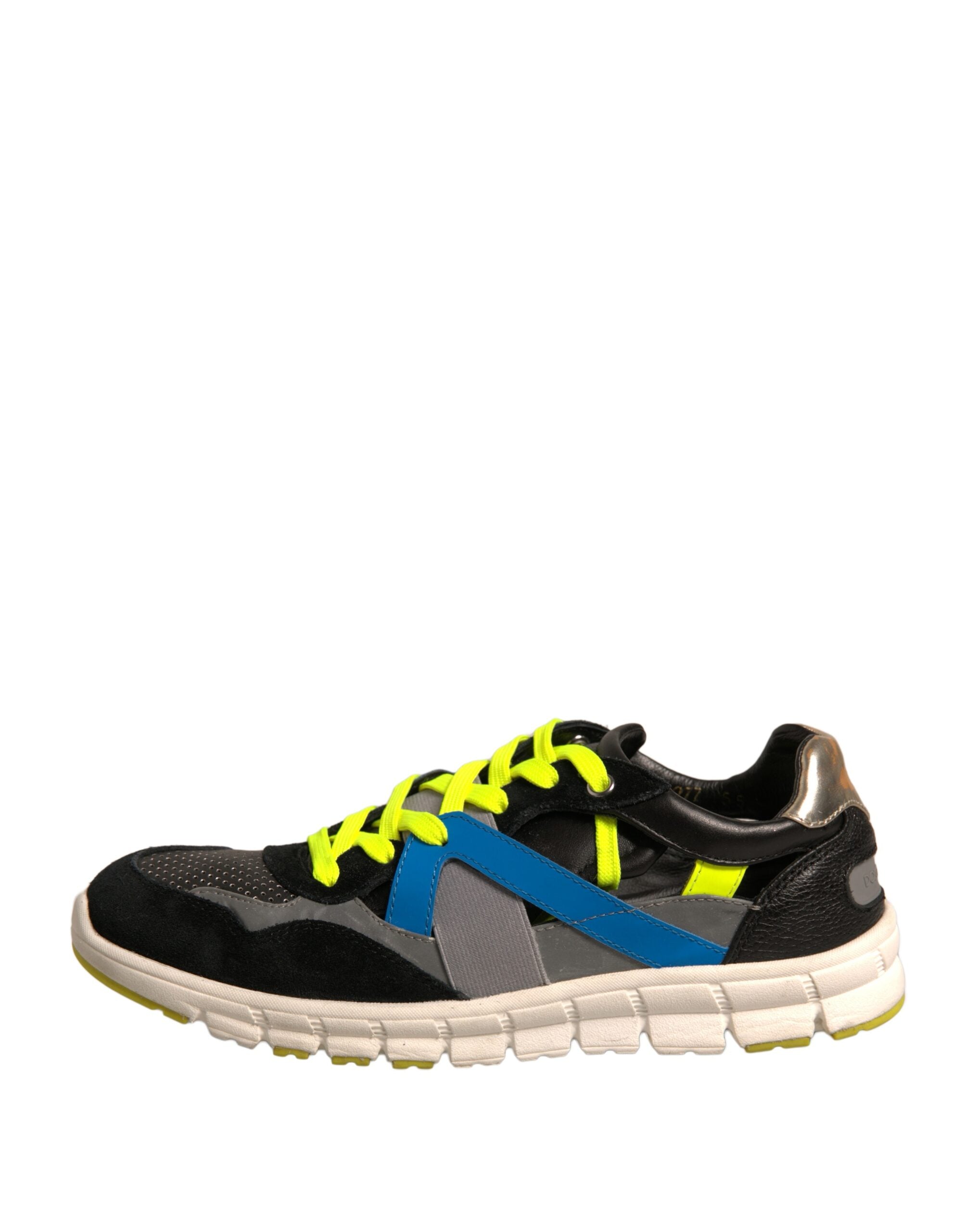 Chaussures sneakers basses Dolce & Gabbana en daim multicolore, style décontracté et moderne, visibles en gros plan.