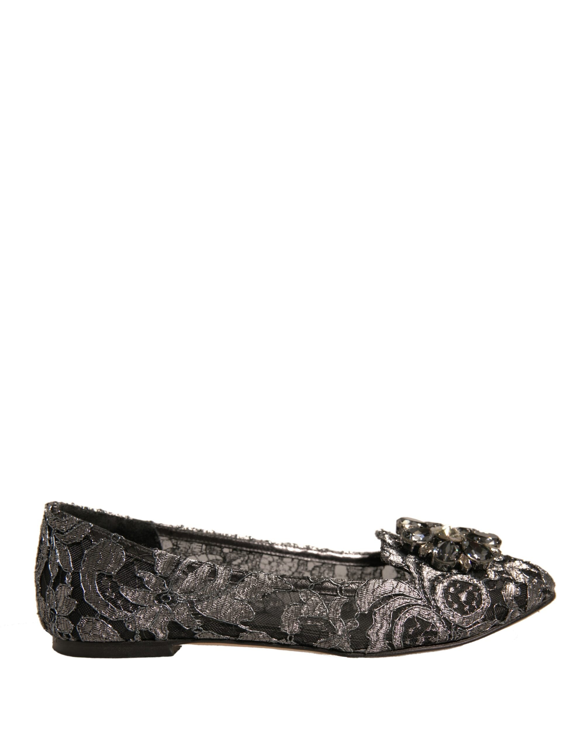 Chaussures ballerines en satin argenté Dolce & Gabbana avec lacets et cristaux, chaussures plates élégantes pour femme.