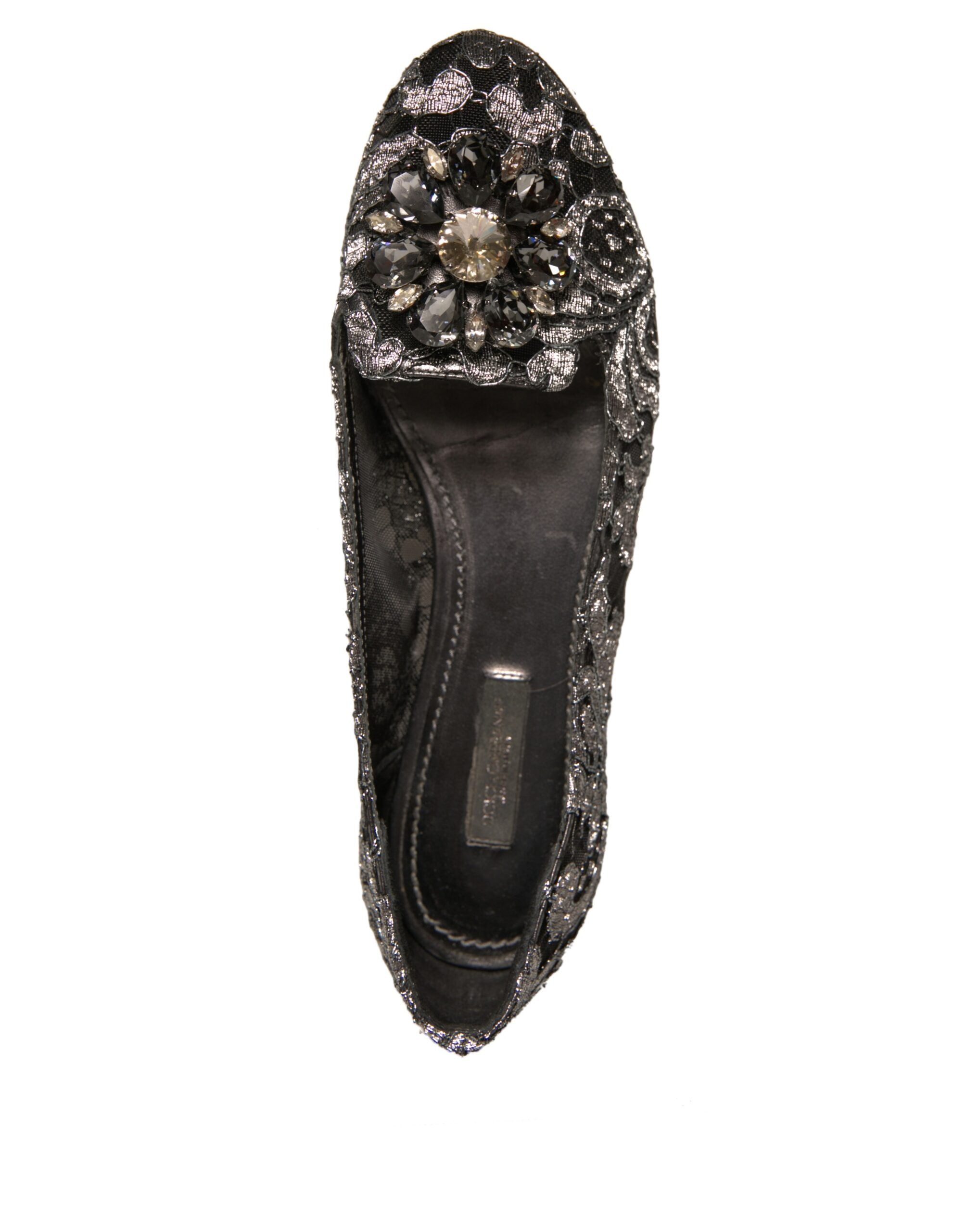 Chaussures ballerines en satin argenté Dolce & Gabbana avec cristaux, mocassins lacés élégants et sophistiqués.