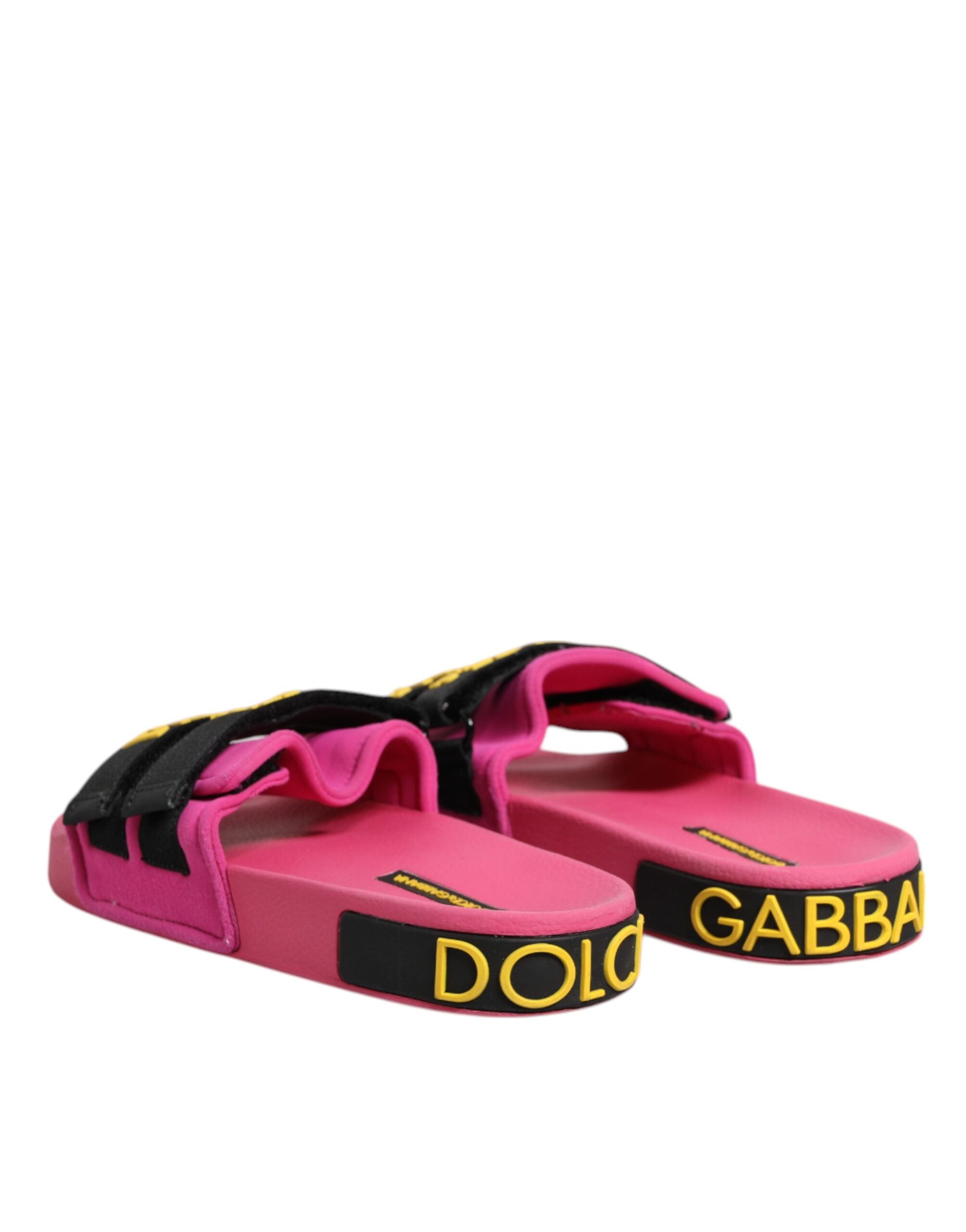 Sandales plates en néoprène fuchsia de Dolce & Gabbana, chaussures de plage élégantes et confortables pour femmes.