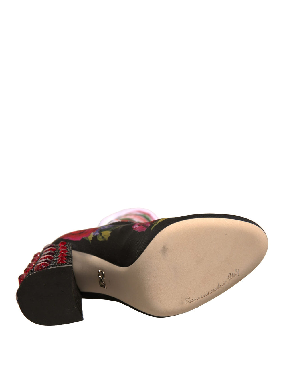 Chaussettes florales noires Dolce & Gabbana avec cristaux, portées avec des chaussures en jersey élégantes.