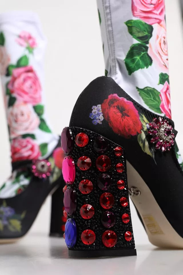 Chaussettes noires à fleurs Dolce & Gabbana et bottines en jersey avec cristaux, mode élégante et raffinée.