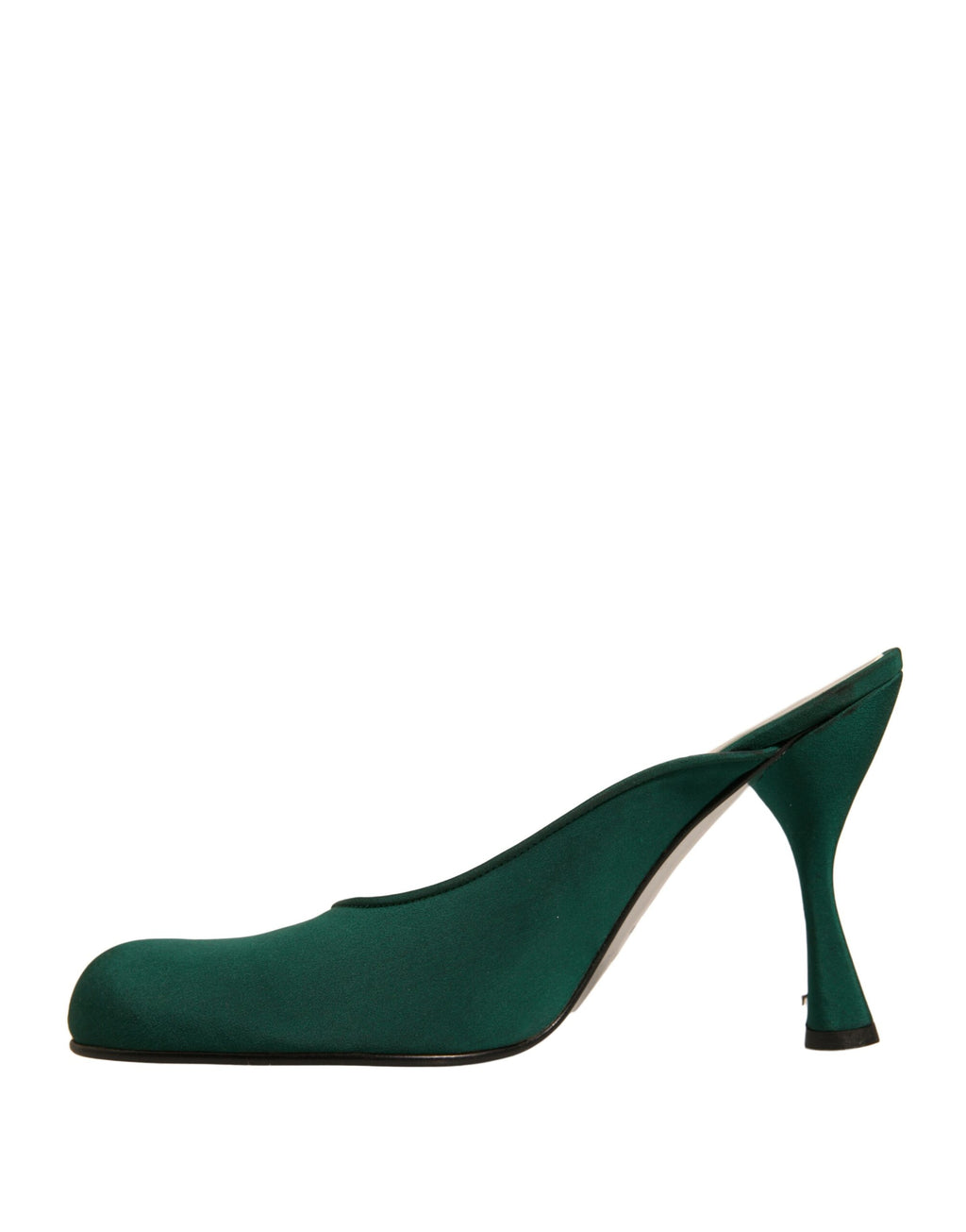 Chaussures à talons hauts en daim vert Dolce & Gabbana, élégantes et sophistiquées, vues de face avec détails en cuir.