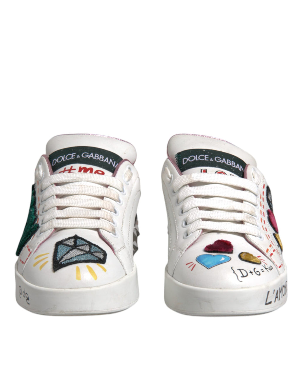 Chaussures basses Dolce & Gabbana blanches à sequins et cristaux, sneakers élégants pour femmes.