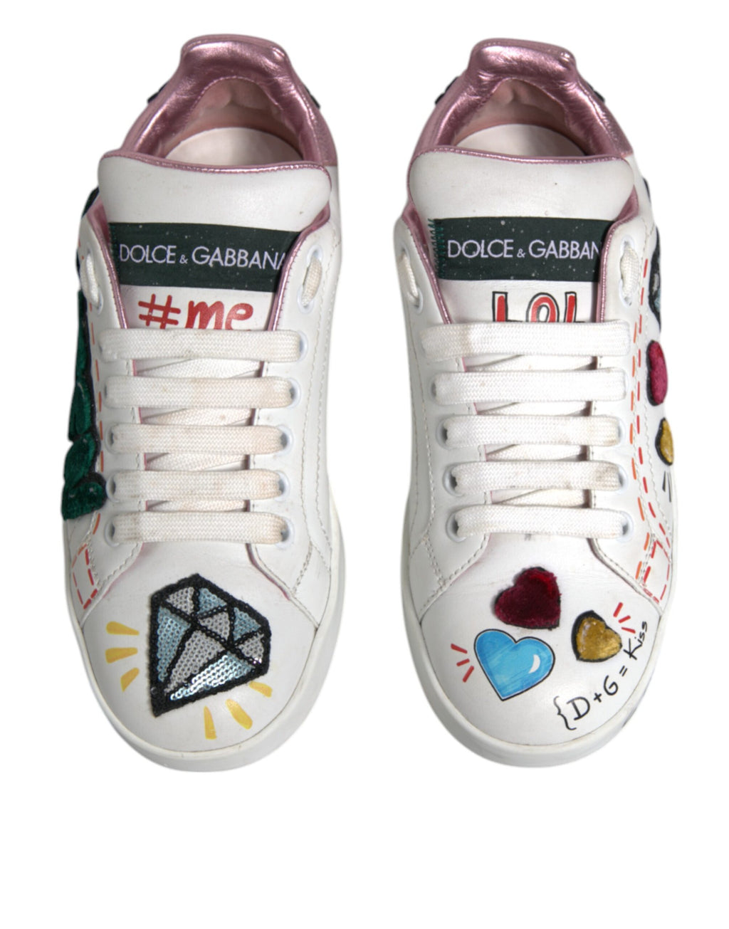 Chaussures basses Dolce & Gabbana blanches à sequins et cristaux, sneakers élégants pour femmes.