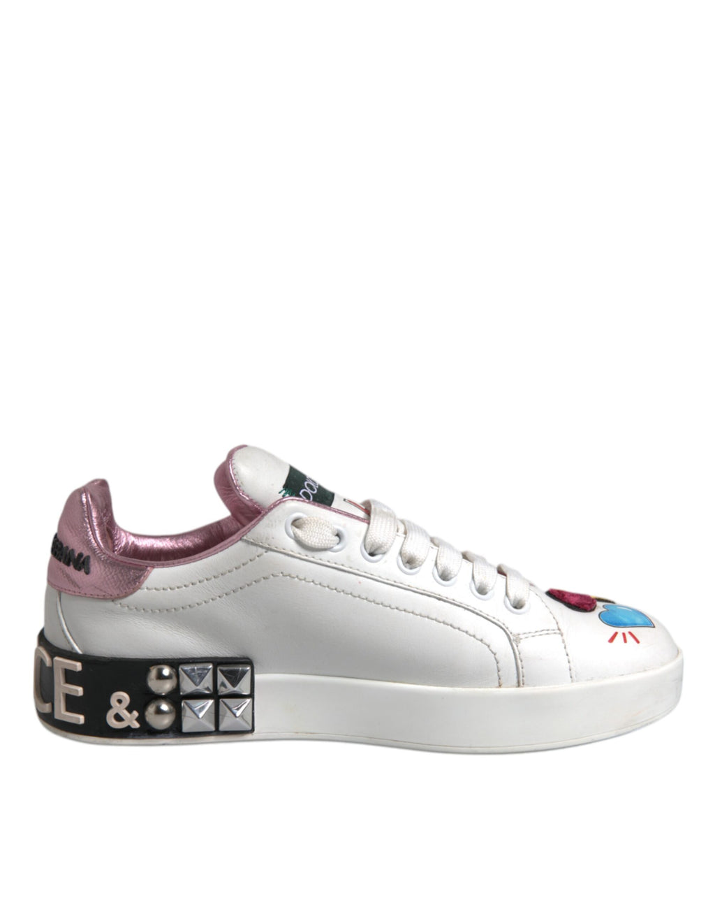 Chaussures basses blanches Dolce & Gabbana avec sequins et cristaux, sneakers élégants pour femmes.