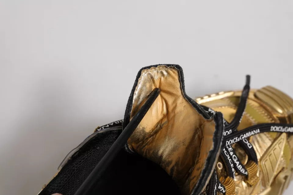 Chaussures sneakers Dolce & Gabbana NS1 en dentelle stretch dorée avec laçage, vue de face.