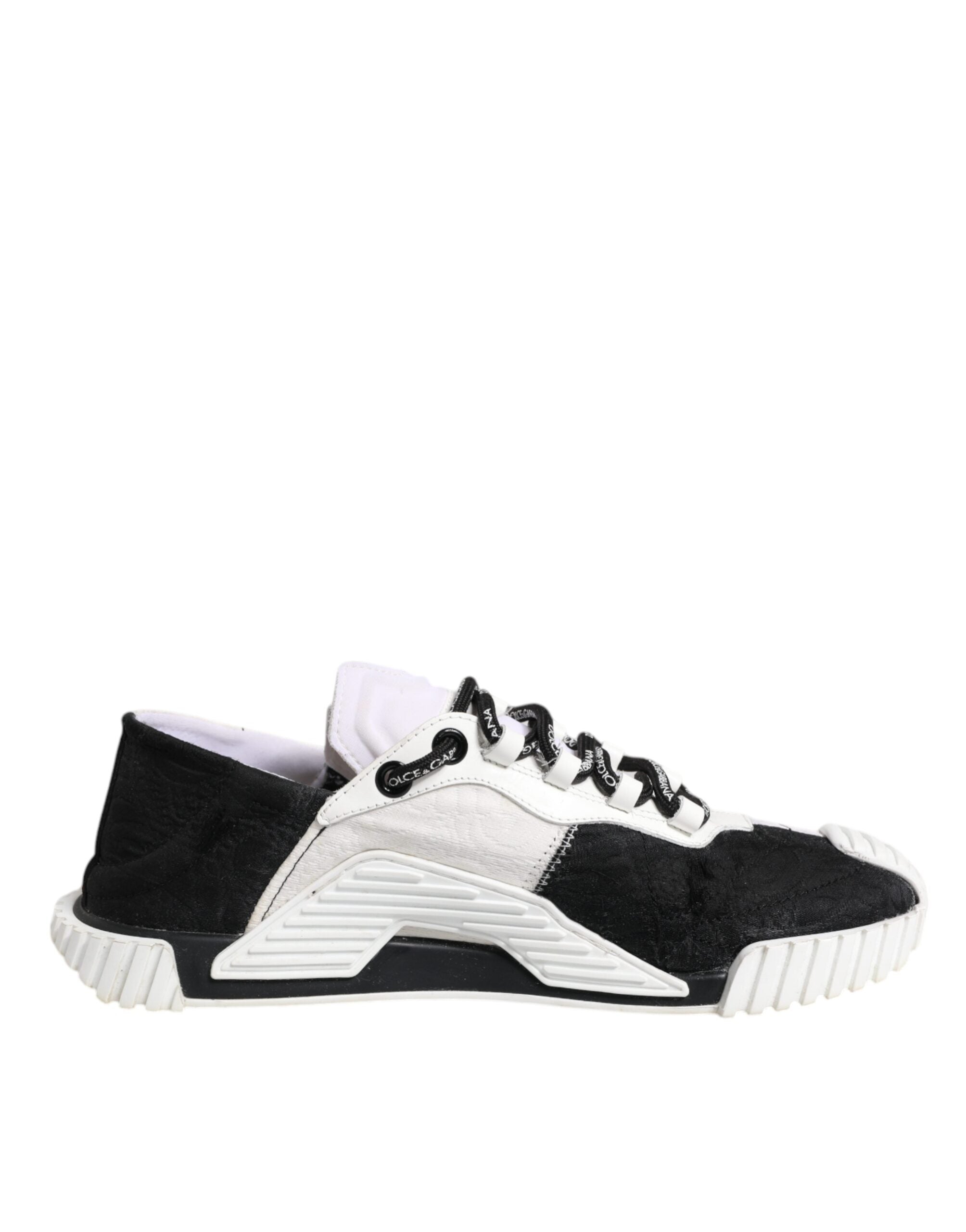 Chaussures sneakers basses Dolce & Gabbana NS1 blanches et noires, style décontracté et tendance, vue de face.