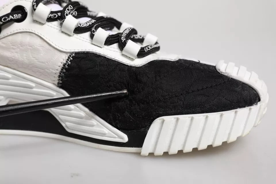 Chaussures basses Dolce & Gabbana NS1 blanches et noires, sneakers élégants en cuir avec design moderne.