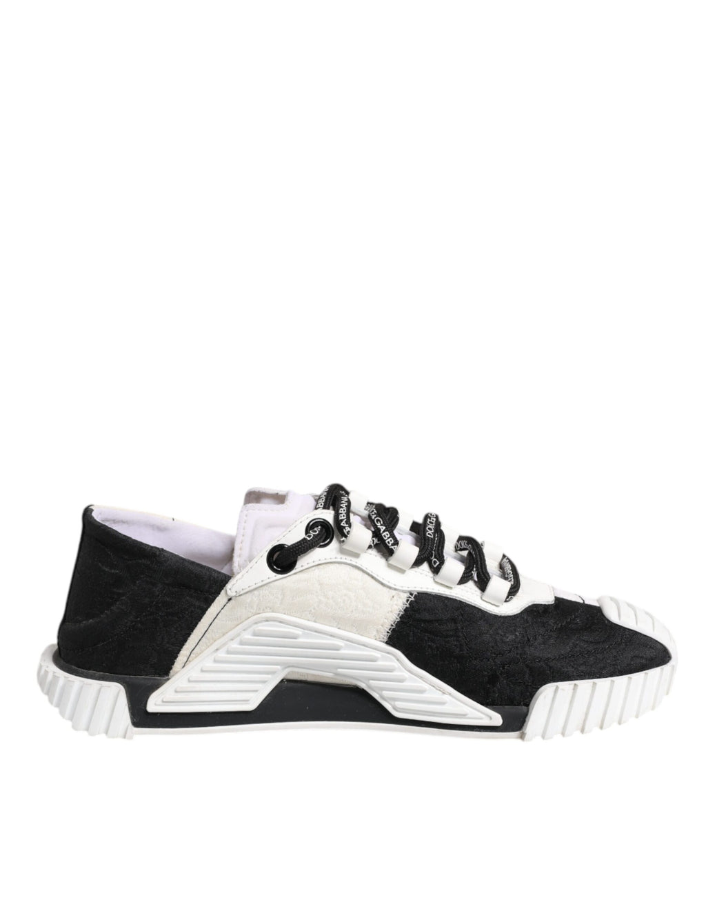 Chaussures basses Dolce & Gabbana NS1 en blanc et noir, sneakers tendance pour homme avec design élégant et moderne.