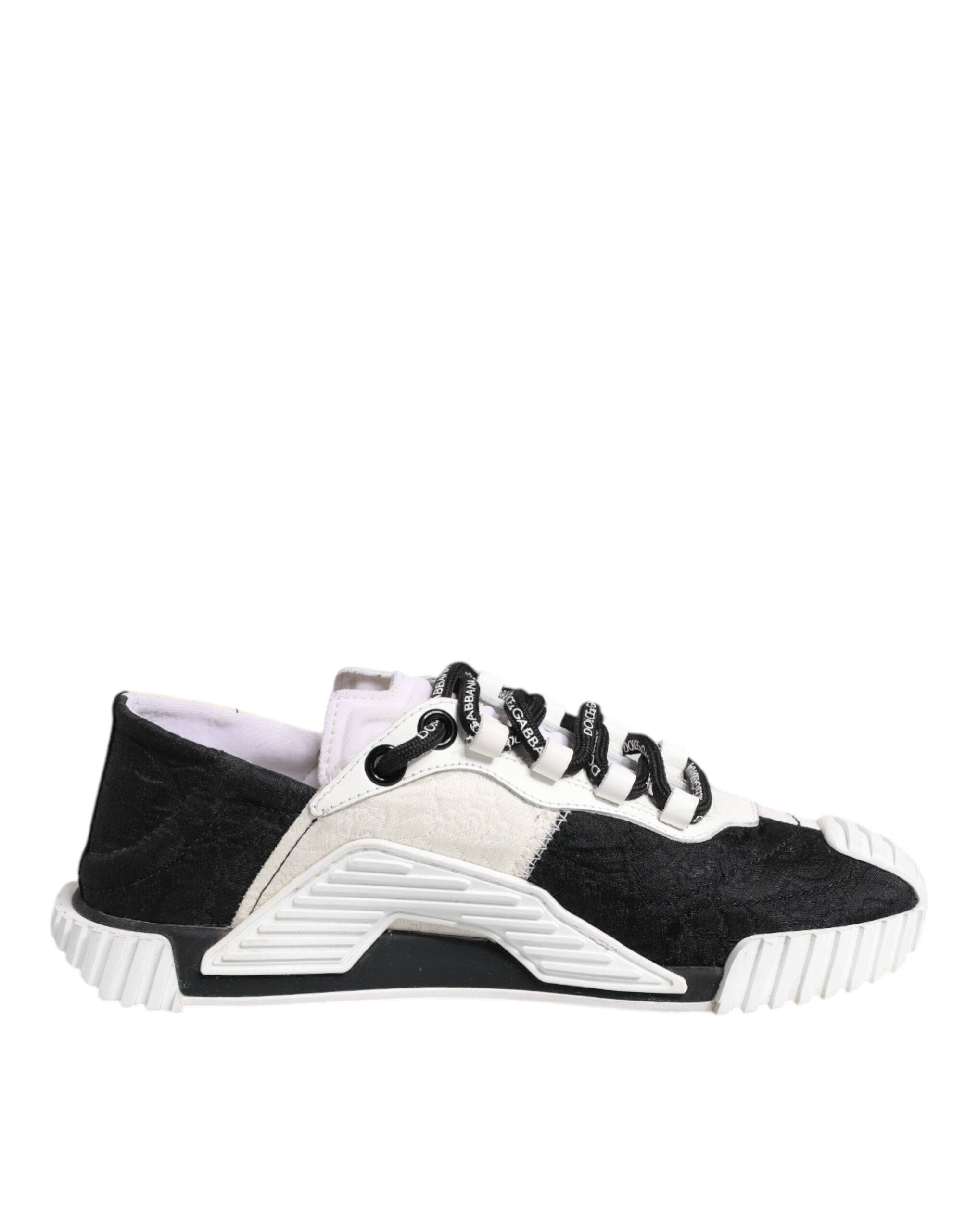 Chaussures basses Dolce & Gabbana NS1 en blanc et noir, sneakers tendance pour homme avec design élégant et moderne.