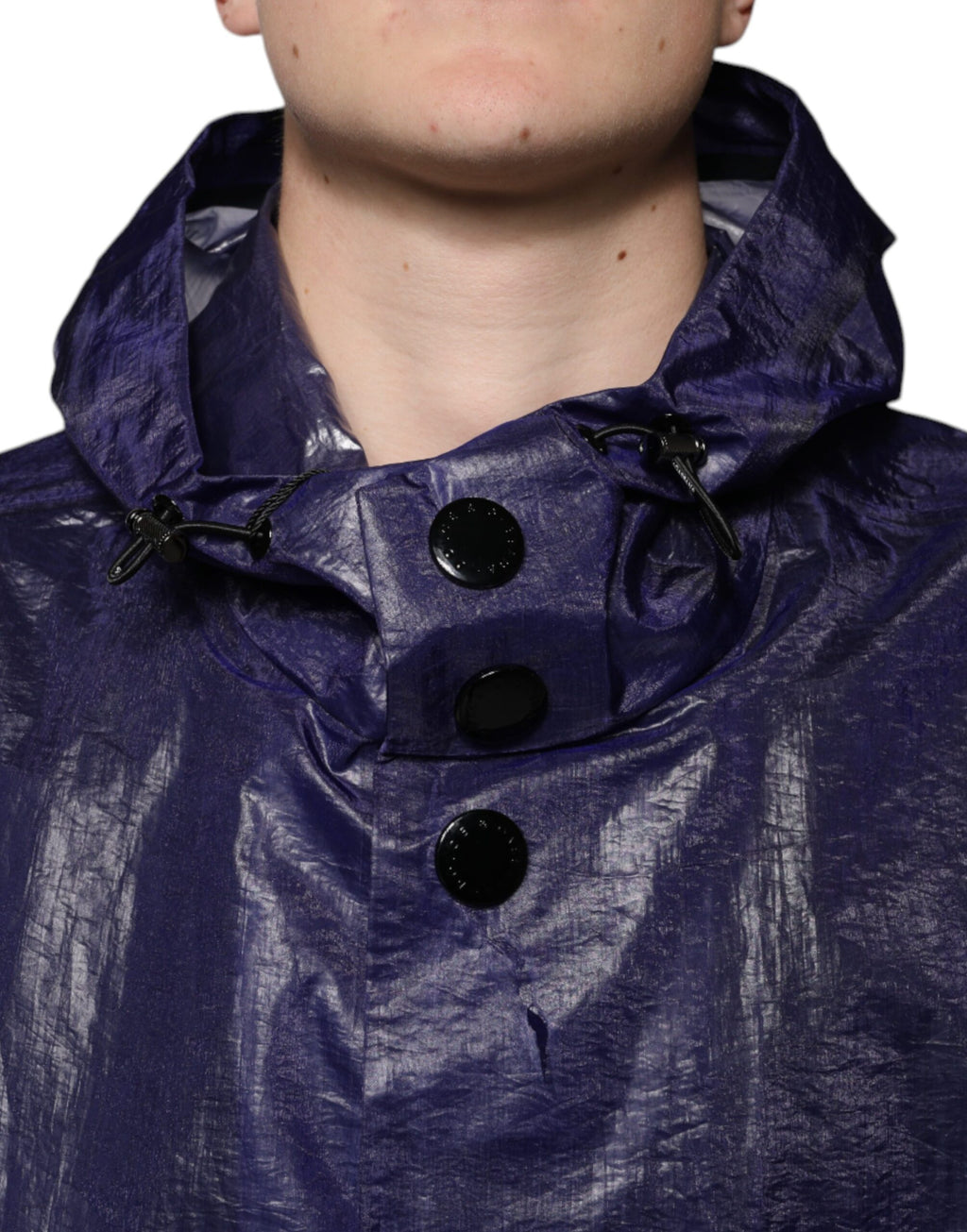 Imperméable homme Dolce & Gabbana en coton bleu foncé avec capuche, style élégant et pratique pour la pluie.