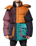 Doudoune matelassée à capuche multicolore Dolce & Gabbana, style chaud et tendance, vue de face.
