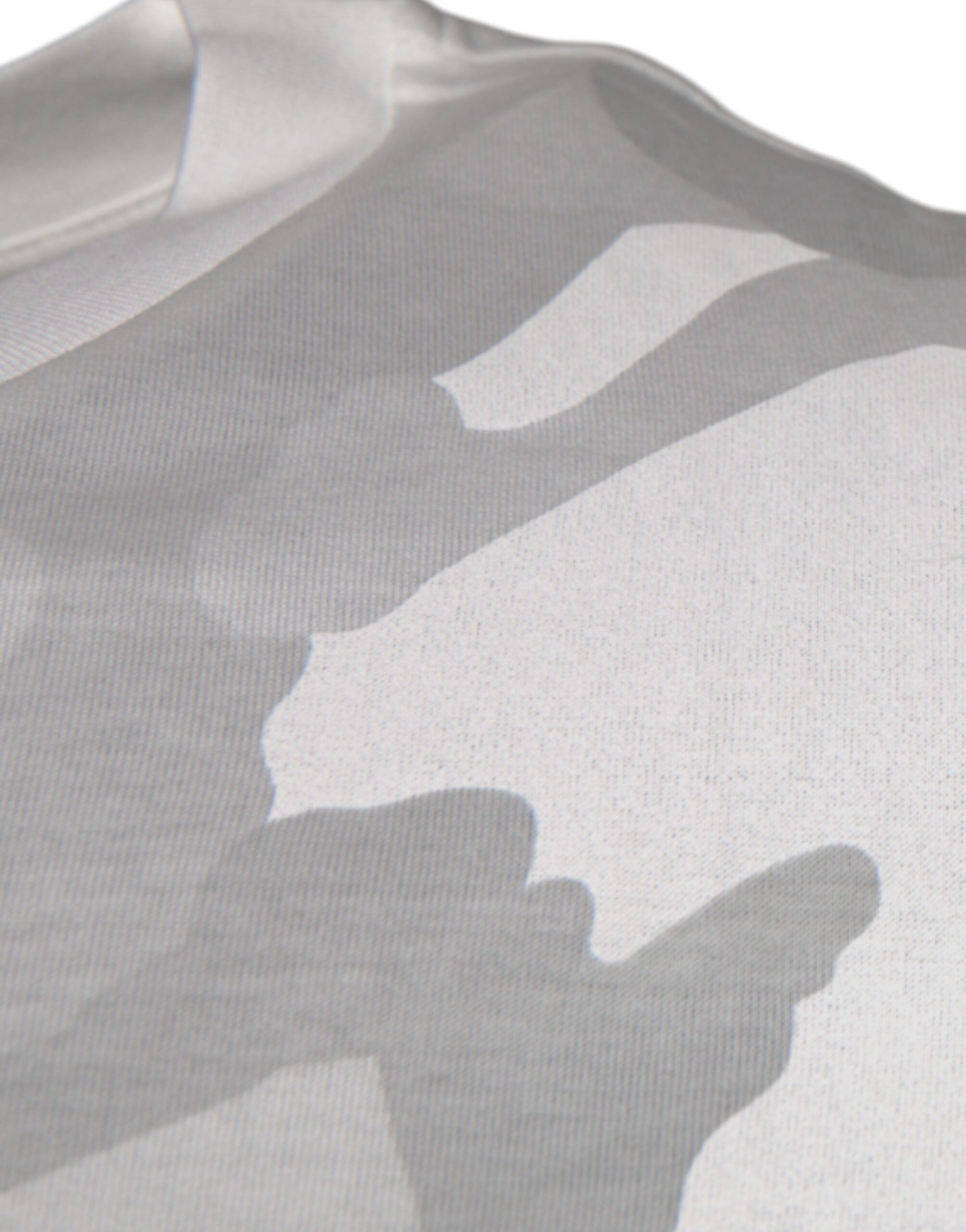 T-shirt blanc et gris camouflage en coton Dolce & Gabbana avec col rond, vue de face.