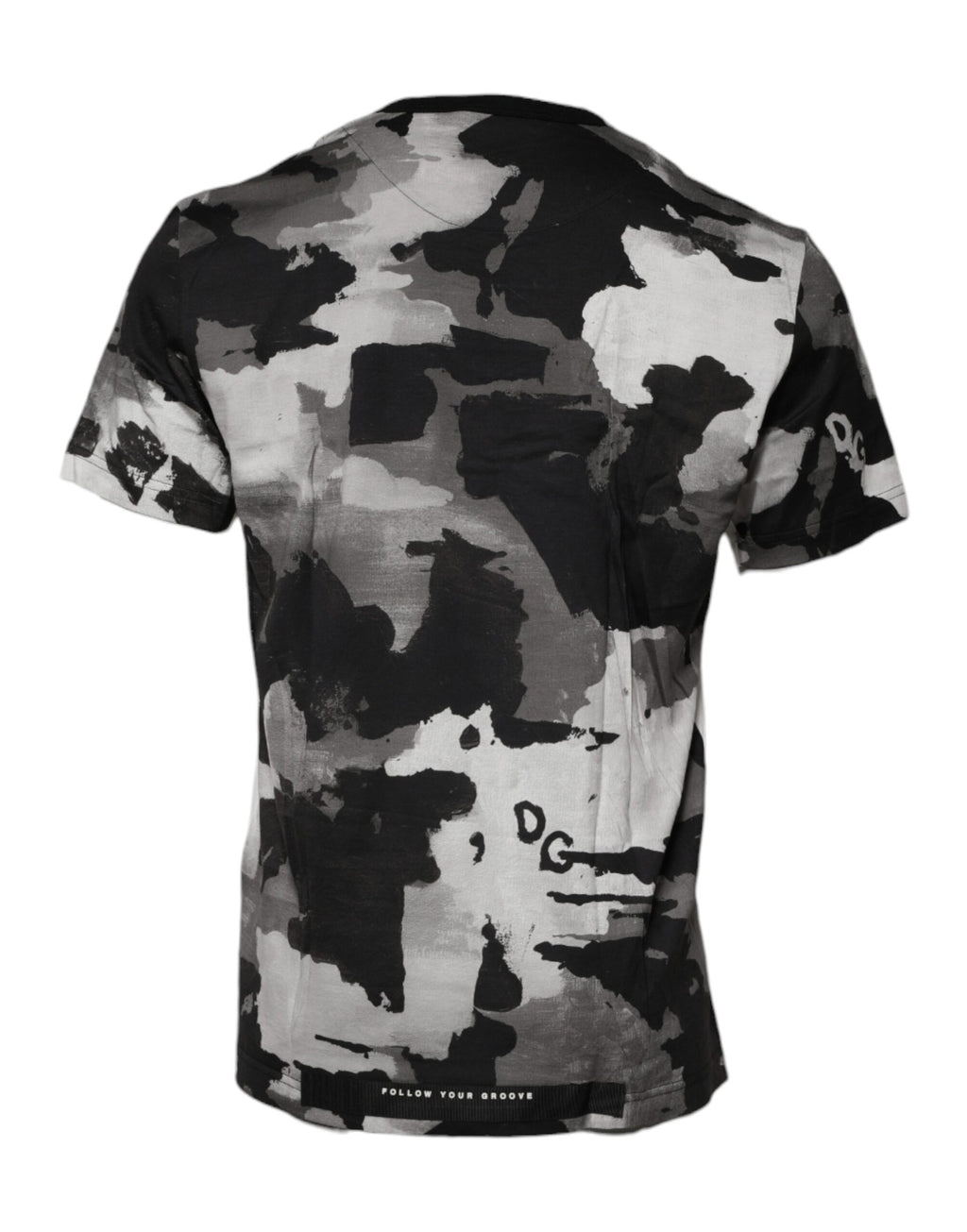 T-shirt Dolce & Gabbana à col rond multicolore avec motif camouflage, en coton, porté sur un mannequin.