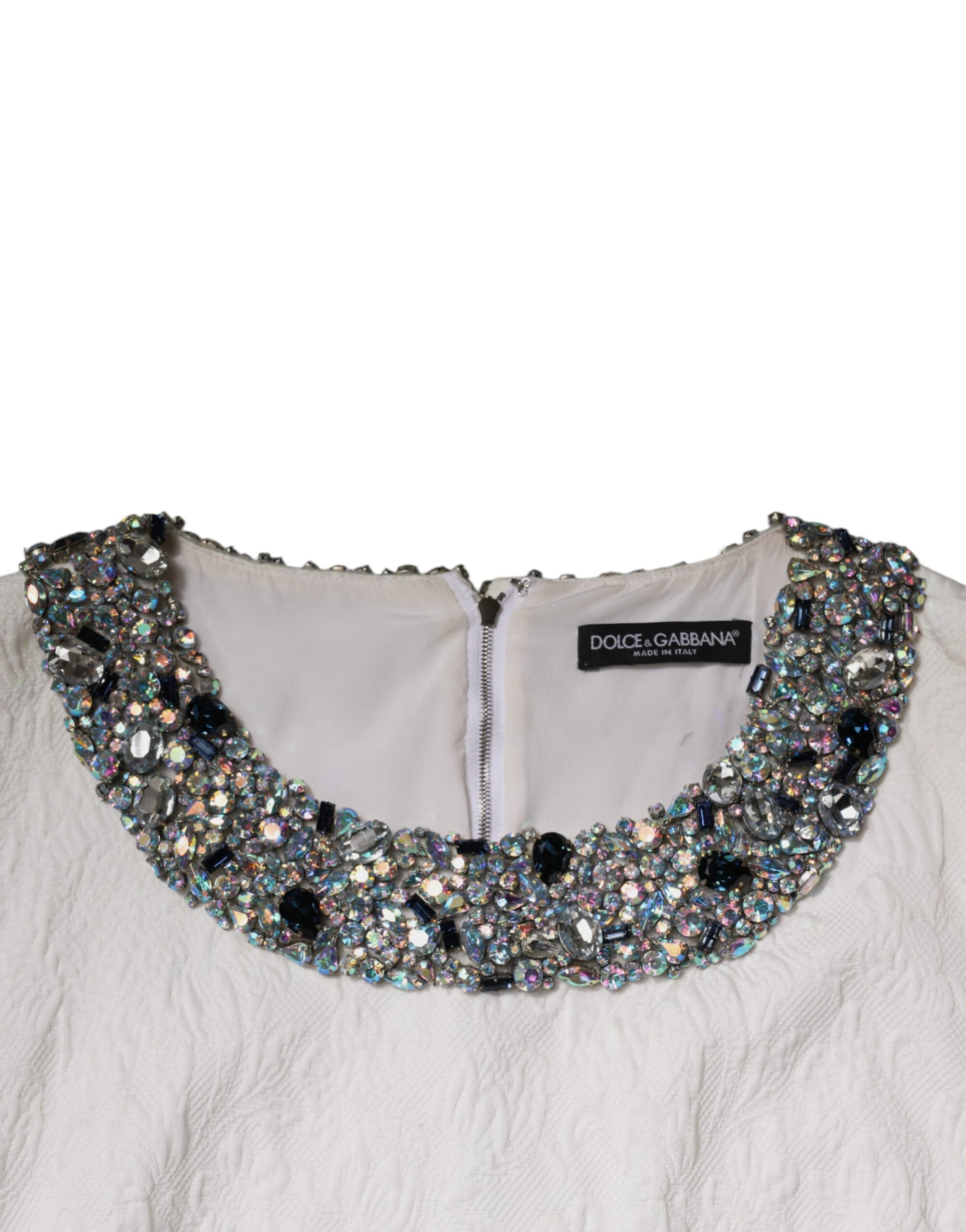 Robe courte en jacquard brocart blanc Dolce & Gabbana ornée de cristaux, élégante et sophistiquée.