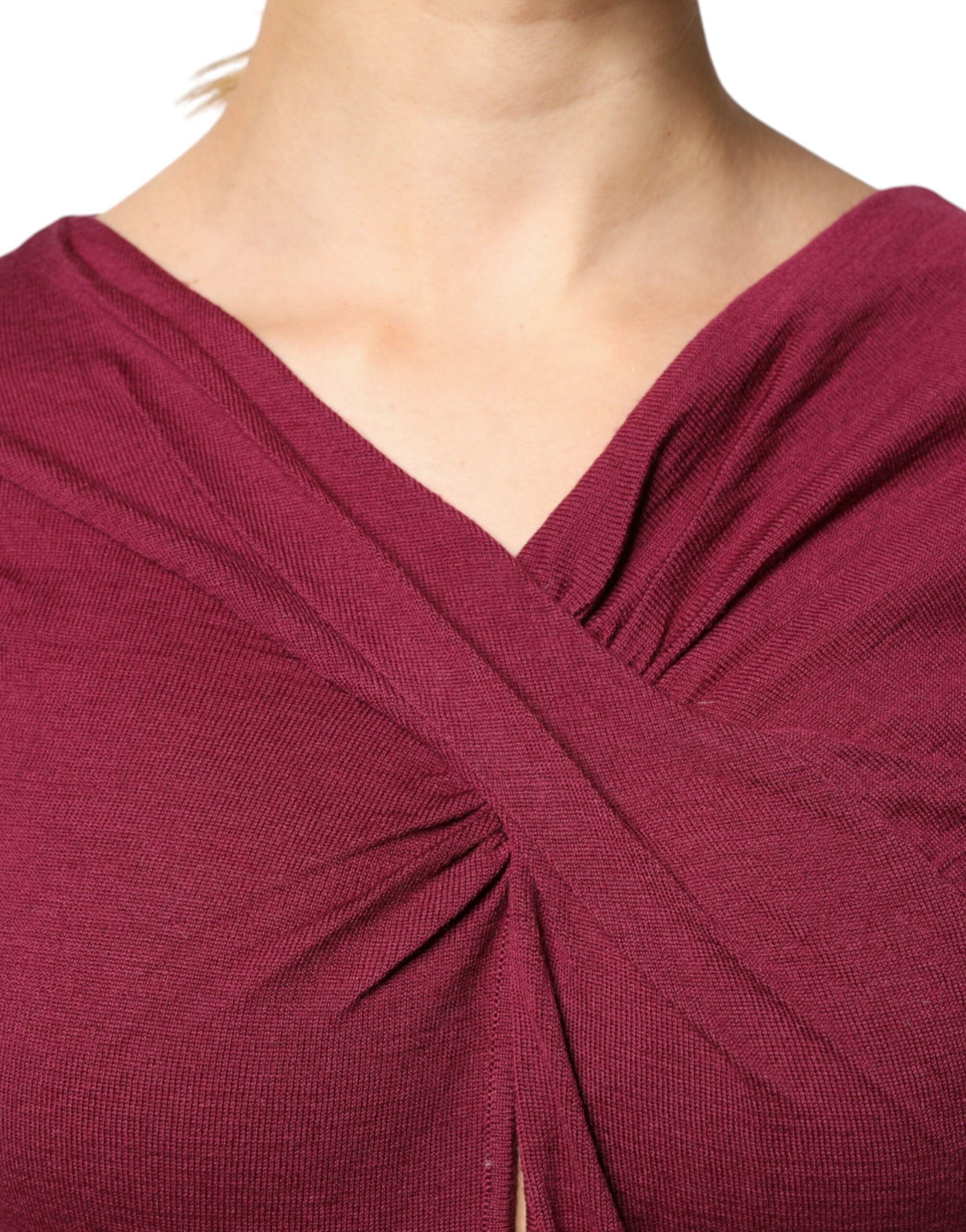 Pull en tricot bordeaux Roberto Cavalli avec décolleté en forme de clé, pull-over élégant et confortable.
