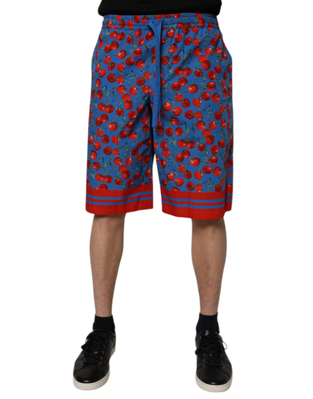 Shorts bermuda en coton bleu avec motif cerise de Dolce & Gabbana pour homme, style décontracté et élégant.