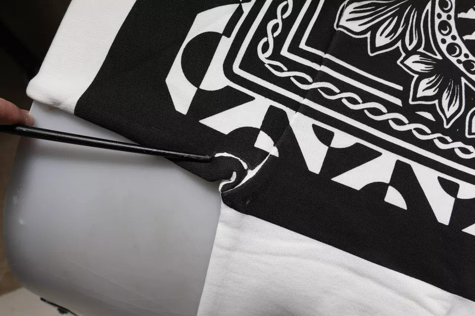 Sweat-shirt Dolce & Gabbana en coton blanc et noir avec imprimé, pull à manches longues et style décontracté.