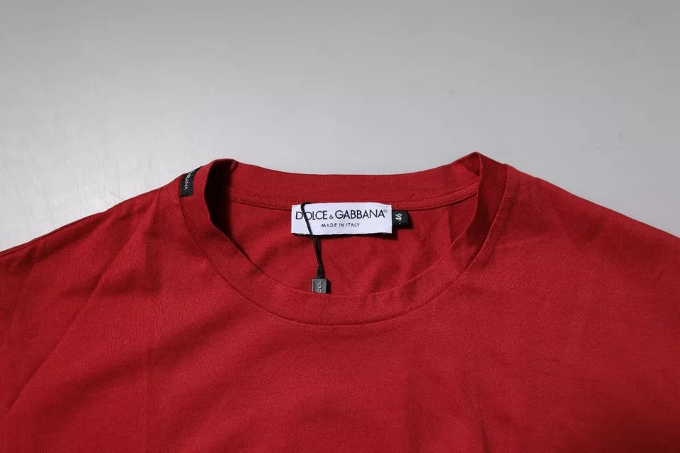 T-shirt en coton rouge Dolce & Gabbana avec logo DG, col rond, vue de face.