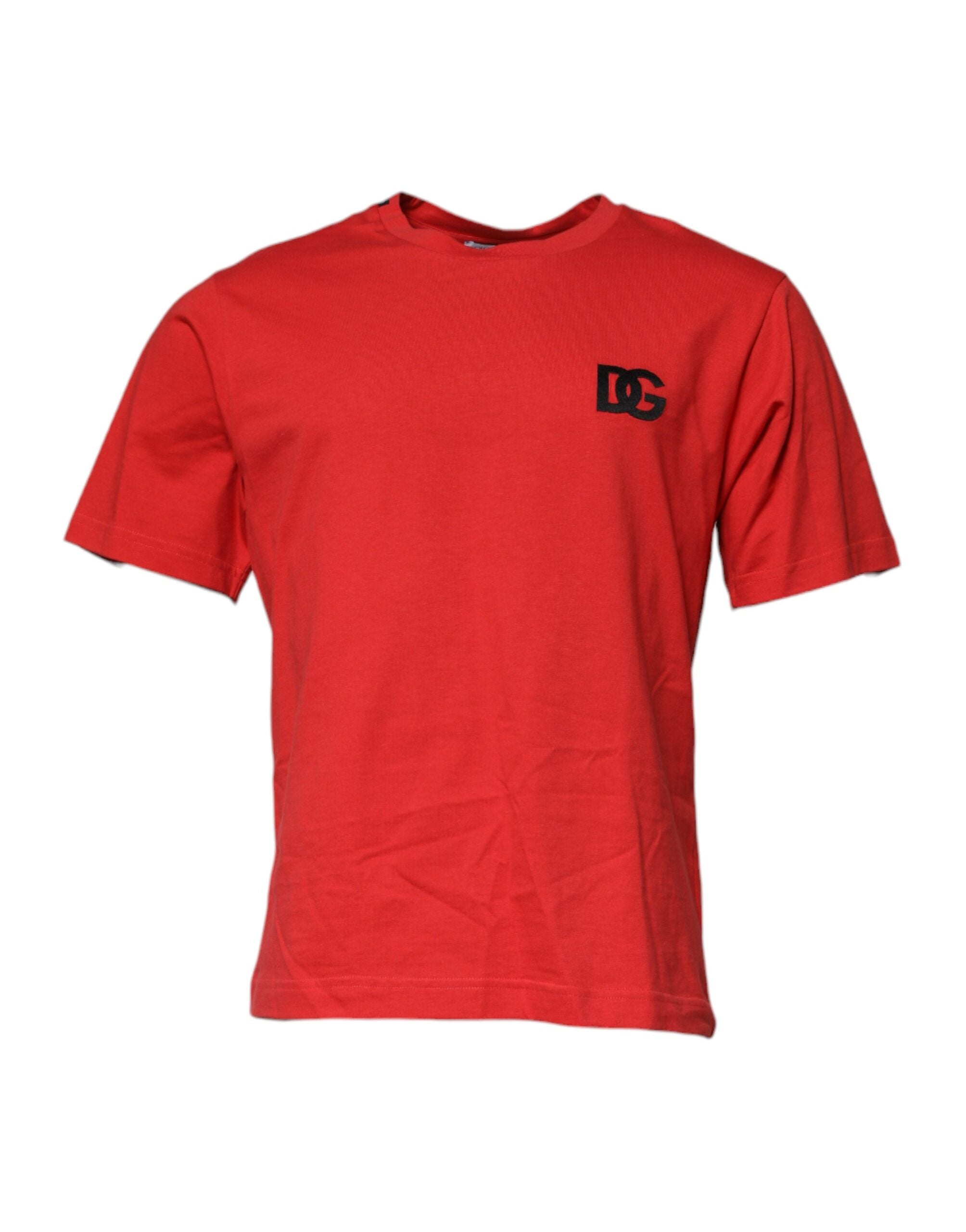 T-shirt en coton rouge Dolce & Gabbana avec patch logo DG, col rond et design simple, vue de face.